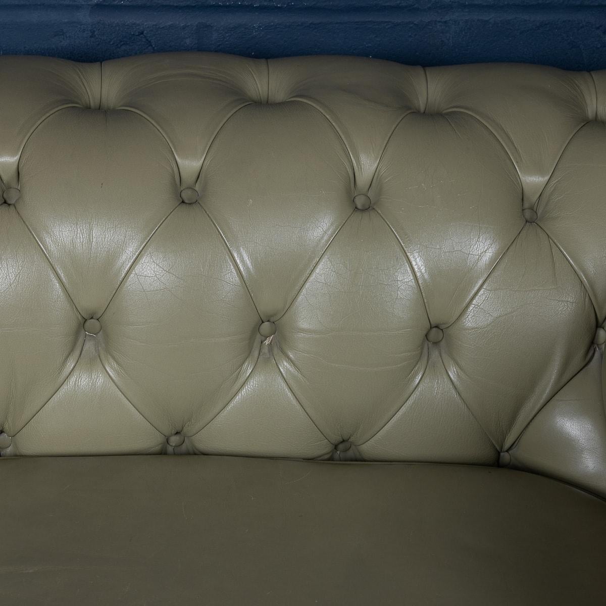 Stunning 20th Century English Olive Green Leather Chesterfield Sofa For Sale 11