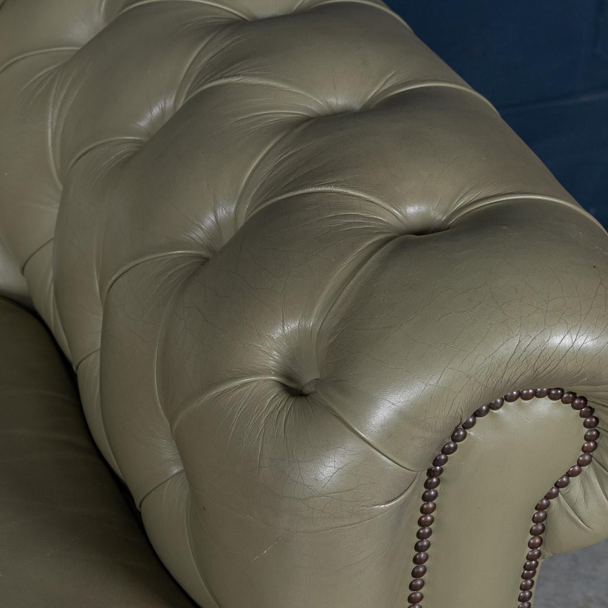 Stunning 20th Century English Olive Green Leather Chesterfield Sofa For Sale 12