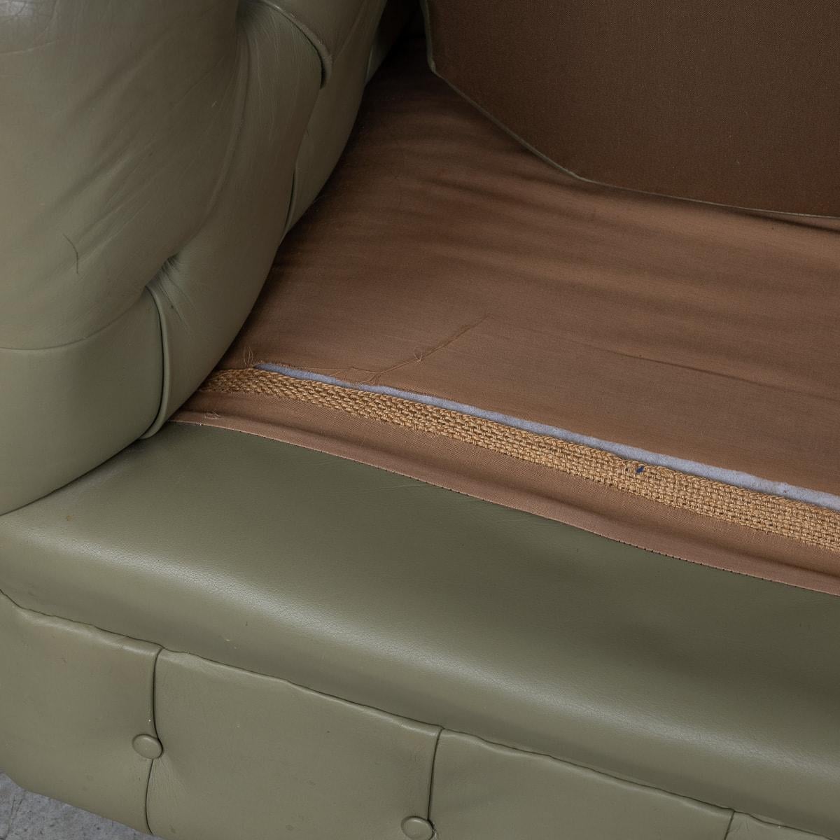 Stunning 20th Century English Olive Green Leather Chesterfield Sofa For Sale 13