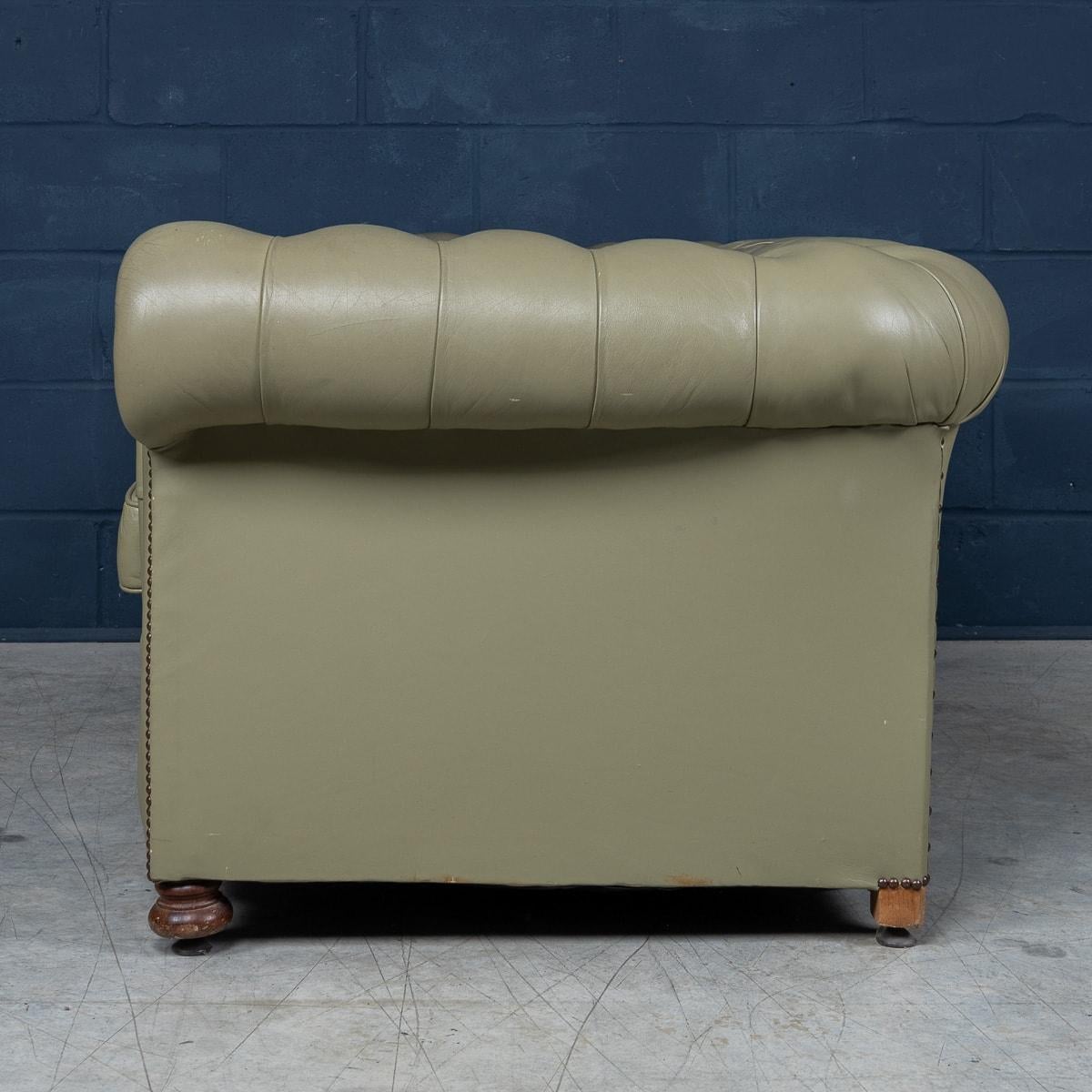 British Stunning 20th Century English Olive Green Leather Chesterfield Sofa For Sale