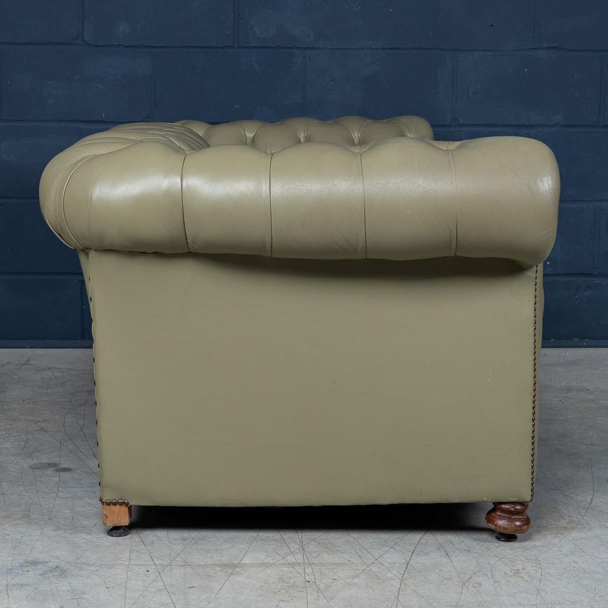 Stunning 20th Century English Olive Green Leather Chesterfield Sofa For Sale 1