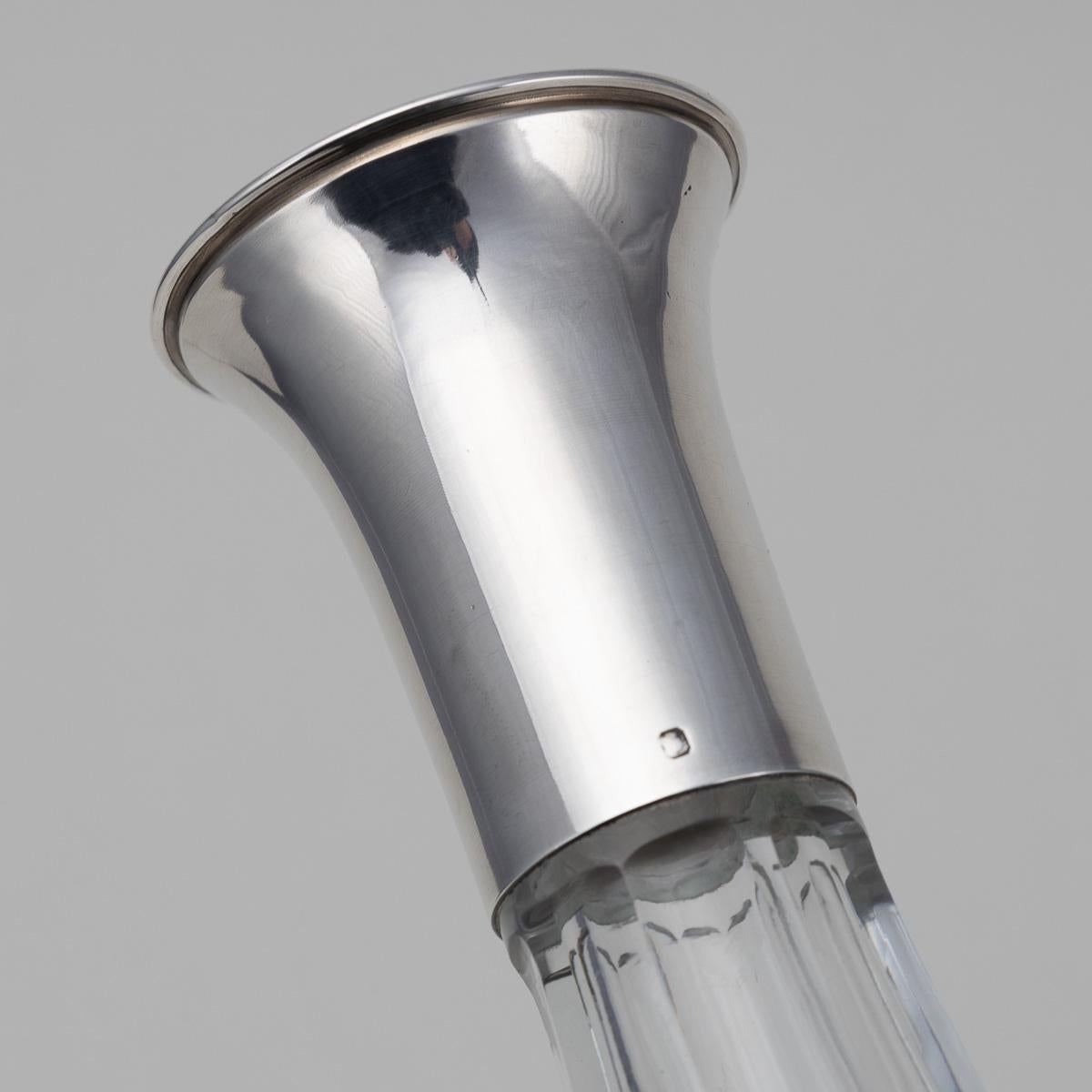 Stupendo decanter in argento massiccio e vetro tagliato Art Deco francese del XX secolo, 1920 ca. in vendita 5