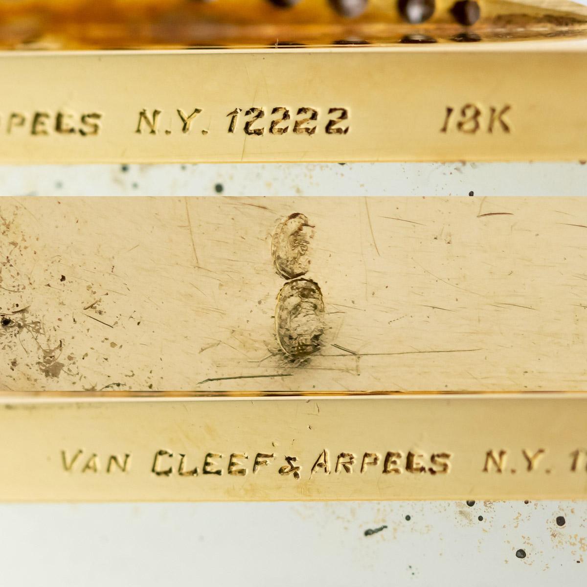 20th Century Van Cleef & Arpels 18-Karat Gold and Diamond Compact, circa 1960 8