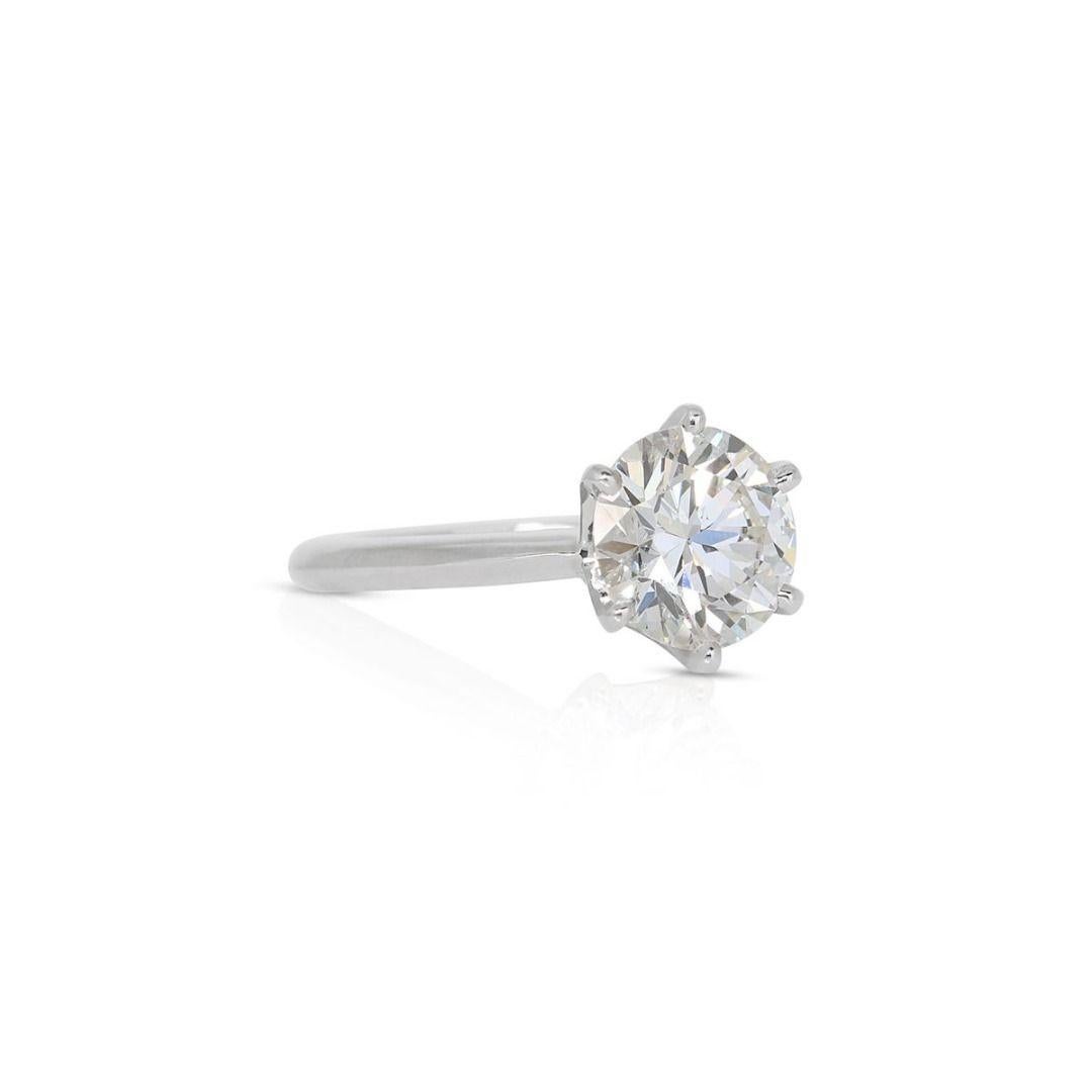Stunning 2.15 Carat Round Brilliant Diamond Solitaire Ring In New Condition For Sale In רמת גן, IL