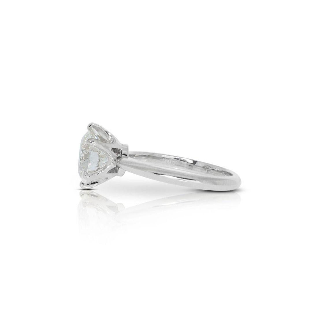Superbe bague solitaire en diamant rond brillant de 2.15 carats Pour femmes en vente