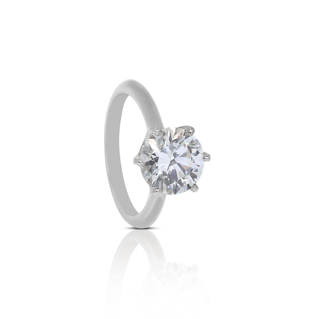 Stunning 2.15 Carat Round Brilliant Diamond Solitaire Ring For Sale 3