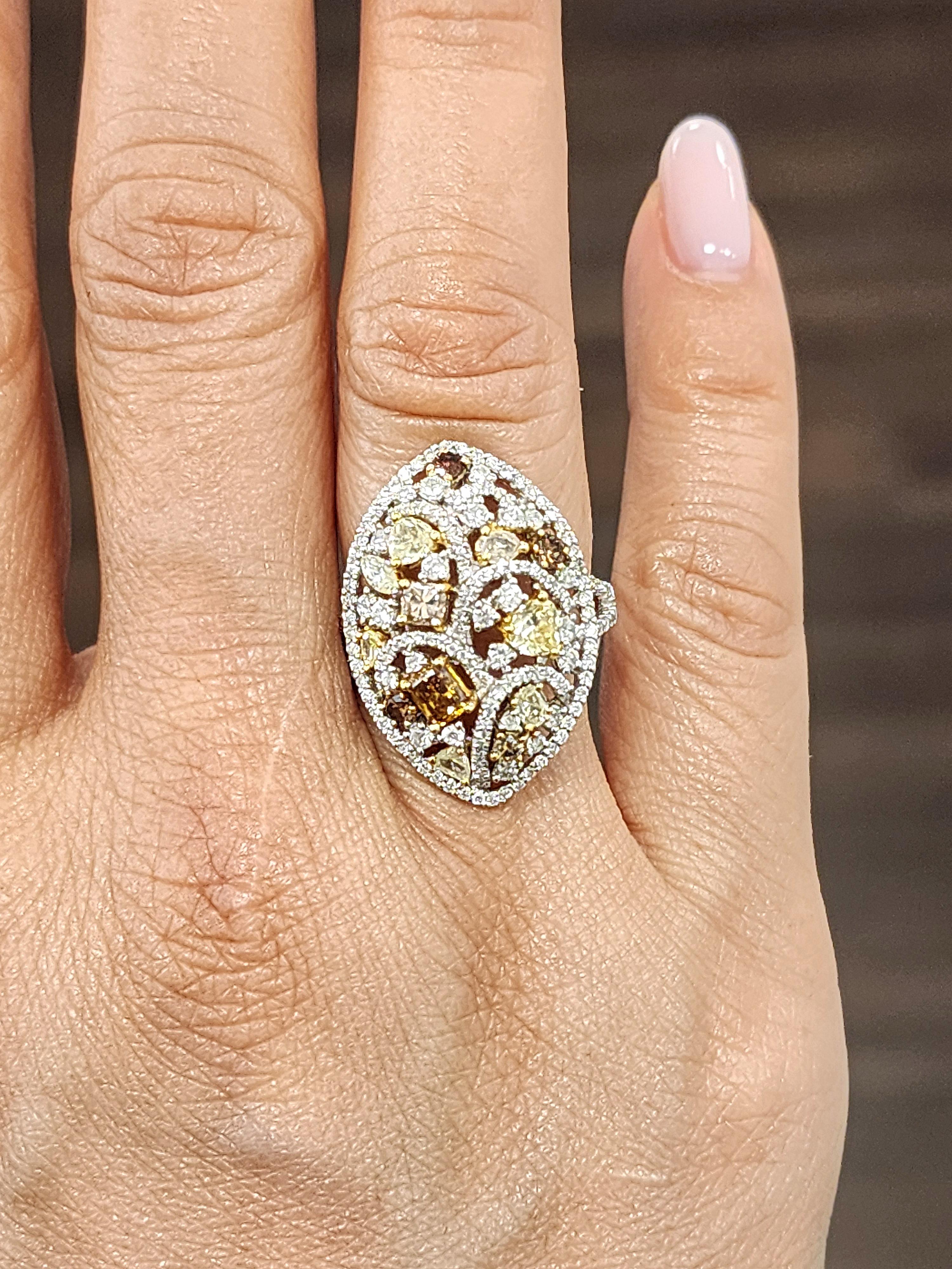 2,21 ct natürlicher brauner, gelber und pinker Diamantring (Rundschliff) im Angebot