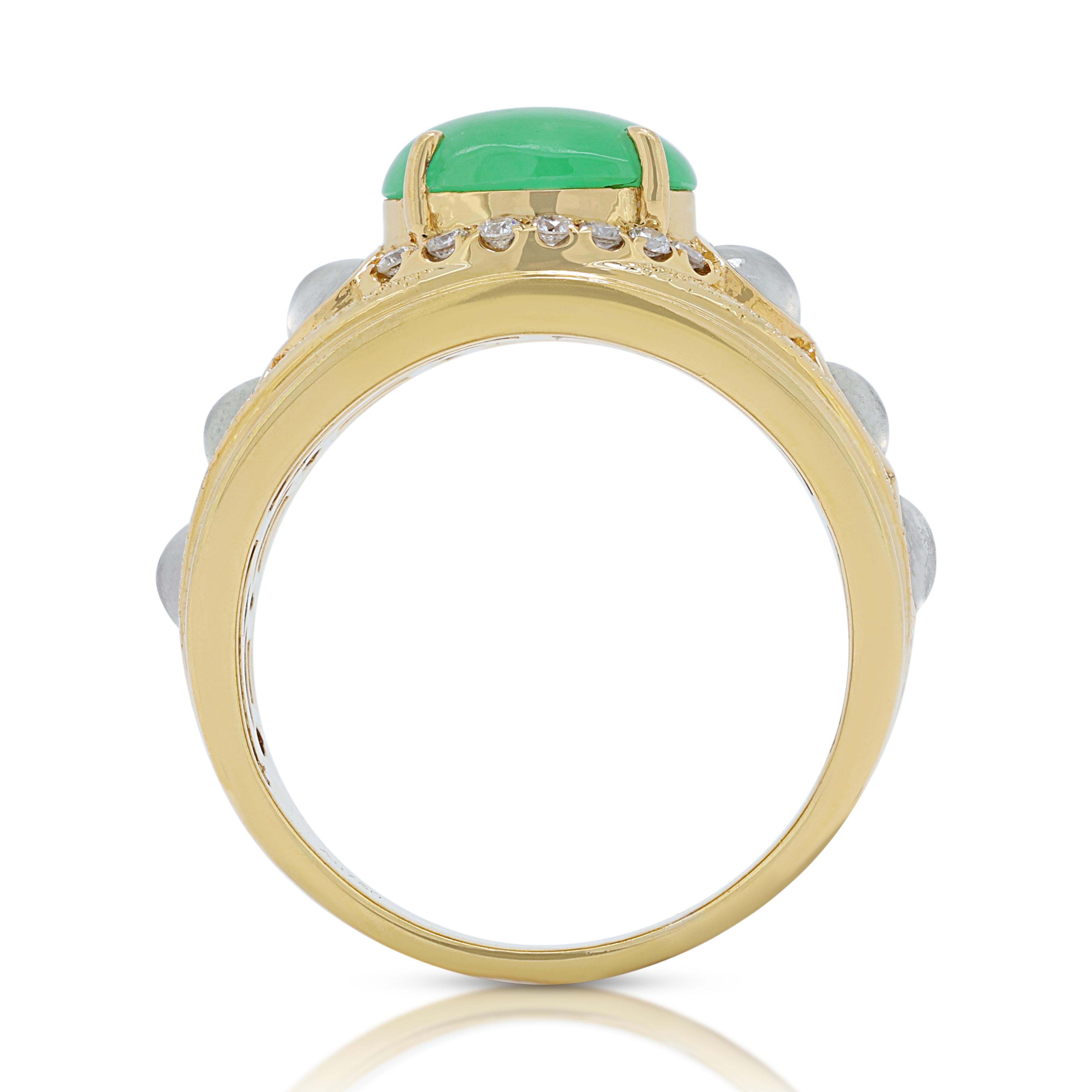 Stunning 2.24ct Jade Dome Ring in 18K Yellow Gold with Diamonds For Sale 1