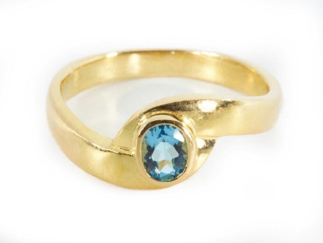 Stunning 22K Yellow Gold Oval Solitaire Ring with 0.45 Ct Natural Blue Topaz 2