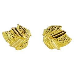 Stunning 22K Yellow Gold Stud Earrings