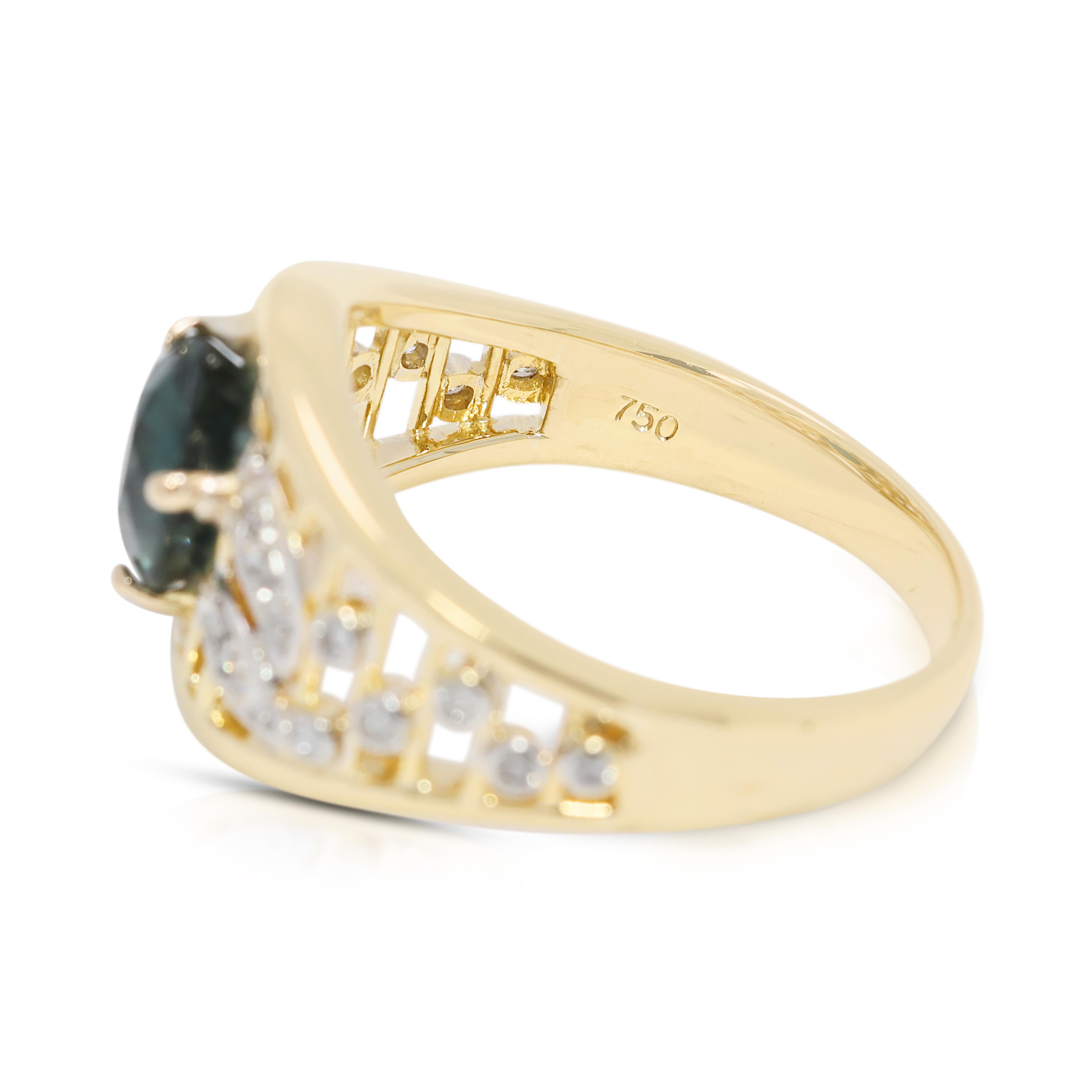 Superbe bague filigrane en or jaune 18 carats, saphir bleu et diamant naturel de 2,31 carats Excellent état - En vente à רמת גן, IL