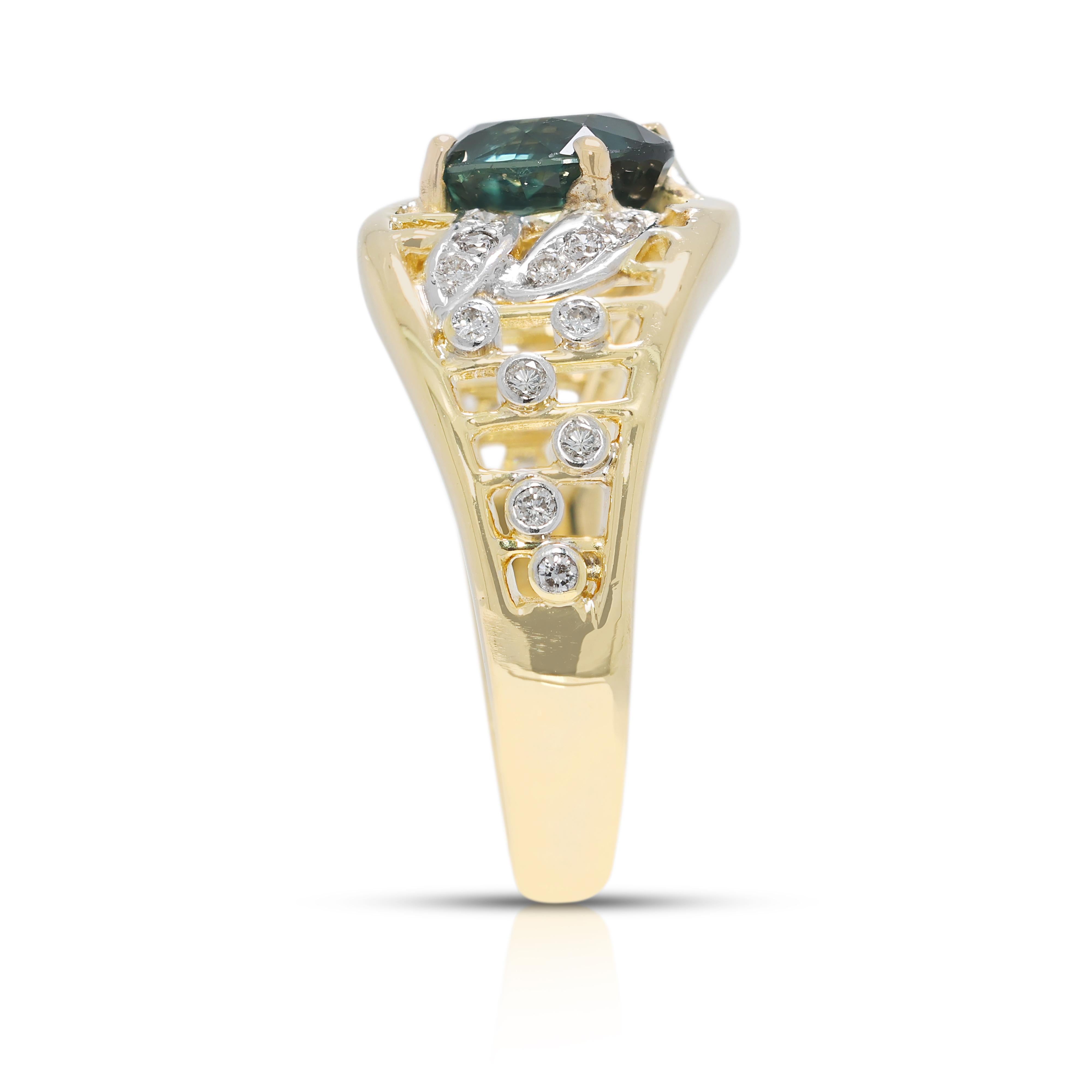 Superbe bague filigrane en or jaune 18 carats, saphir bleu et diamant naturel de 2,31 carats Pour femmes en vente