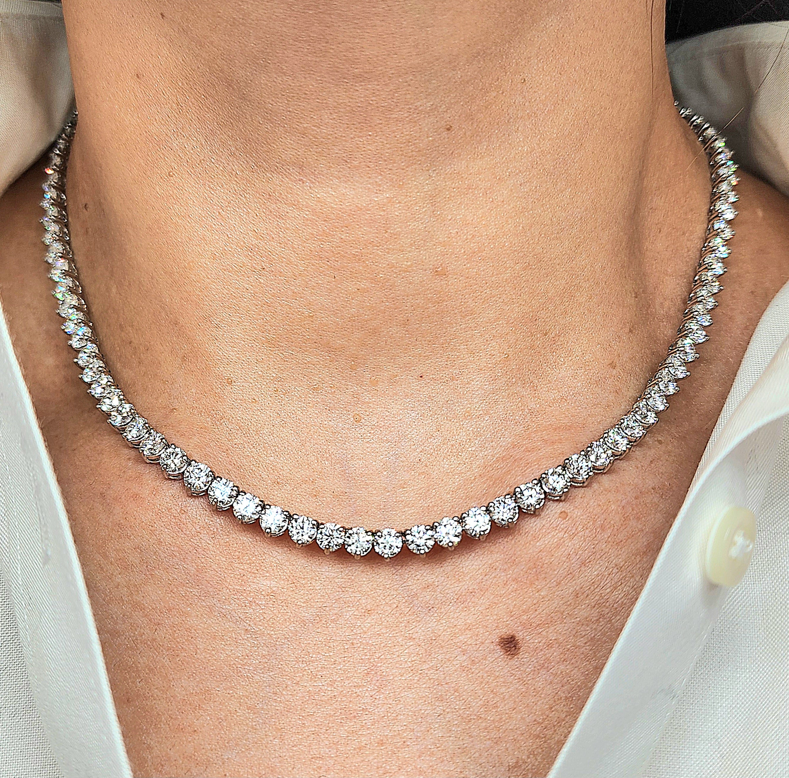 Collier tennis avec diamants de 24.10 carats
