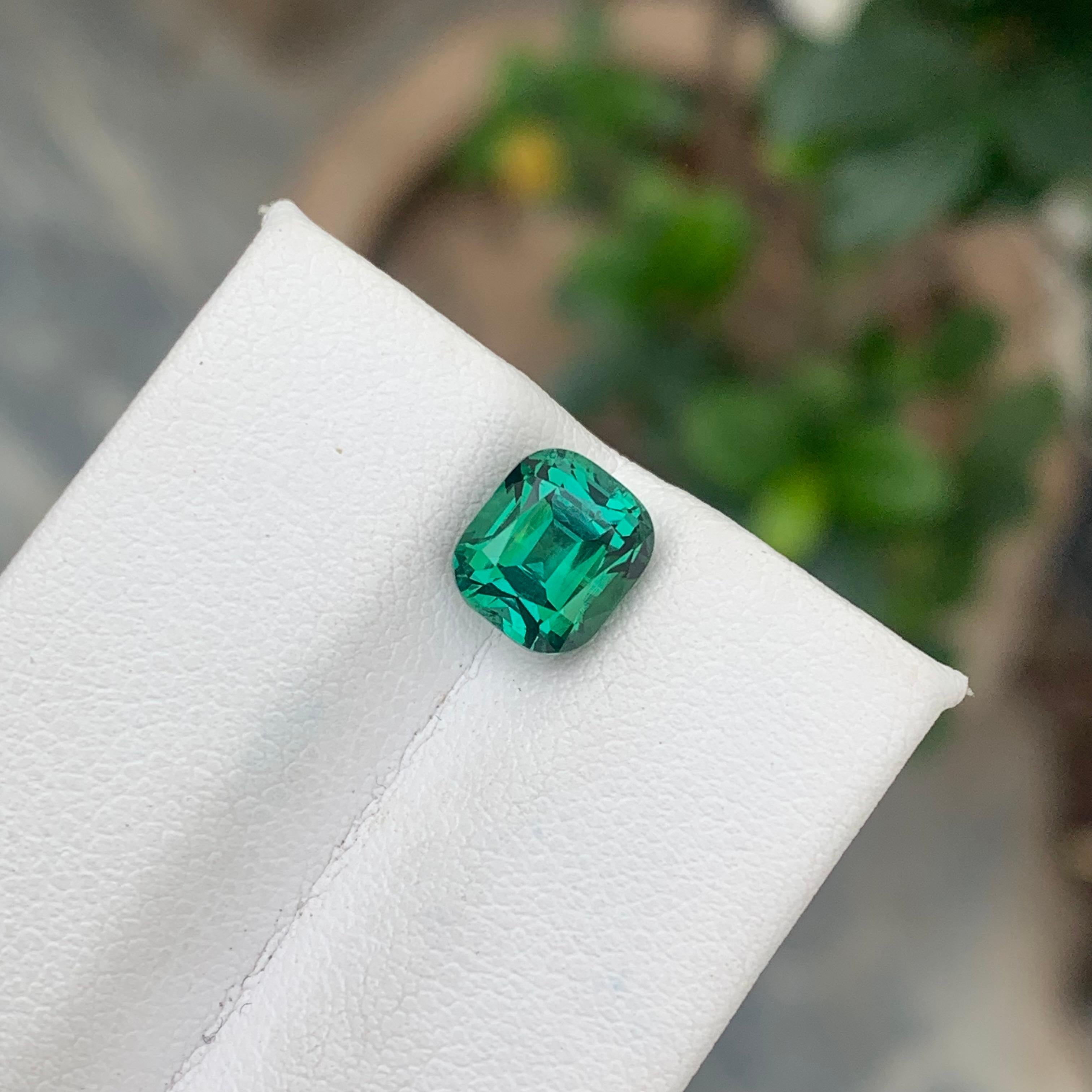 Atemberaubender 2,45 Karat natürlicher loser mintgrüner Turmalin im Kissenschliff Edelstein im Zustand „Neu“ in Peshawar, PK