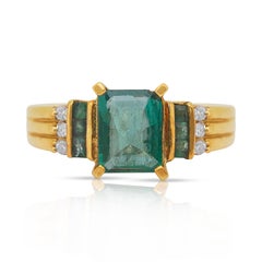 Stunning 2.47ct Emeralds and Diamonds Cluster Ring in 18k Yellow Gold