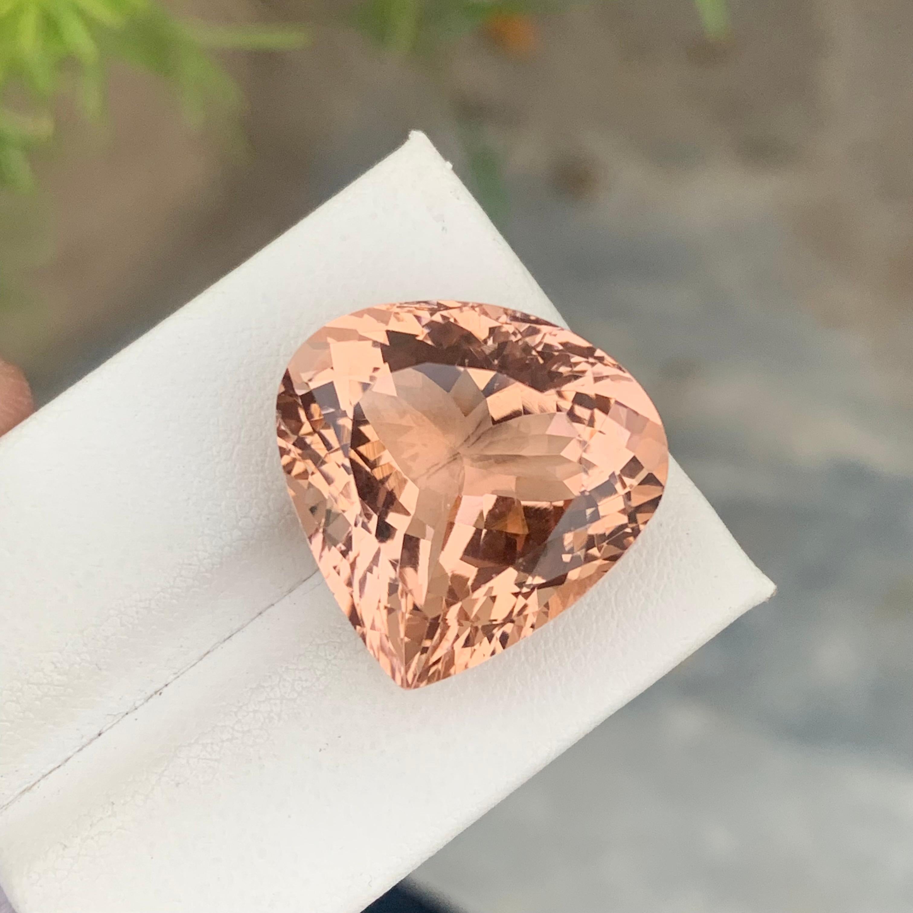 Women's or Men's Stunning 25 Carat Natural Pear Shape Peach Morganite Gem for Jewelry Making For Sale