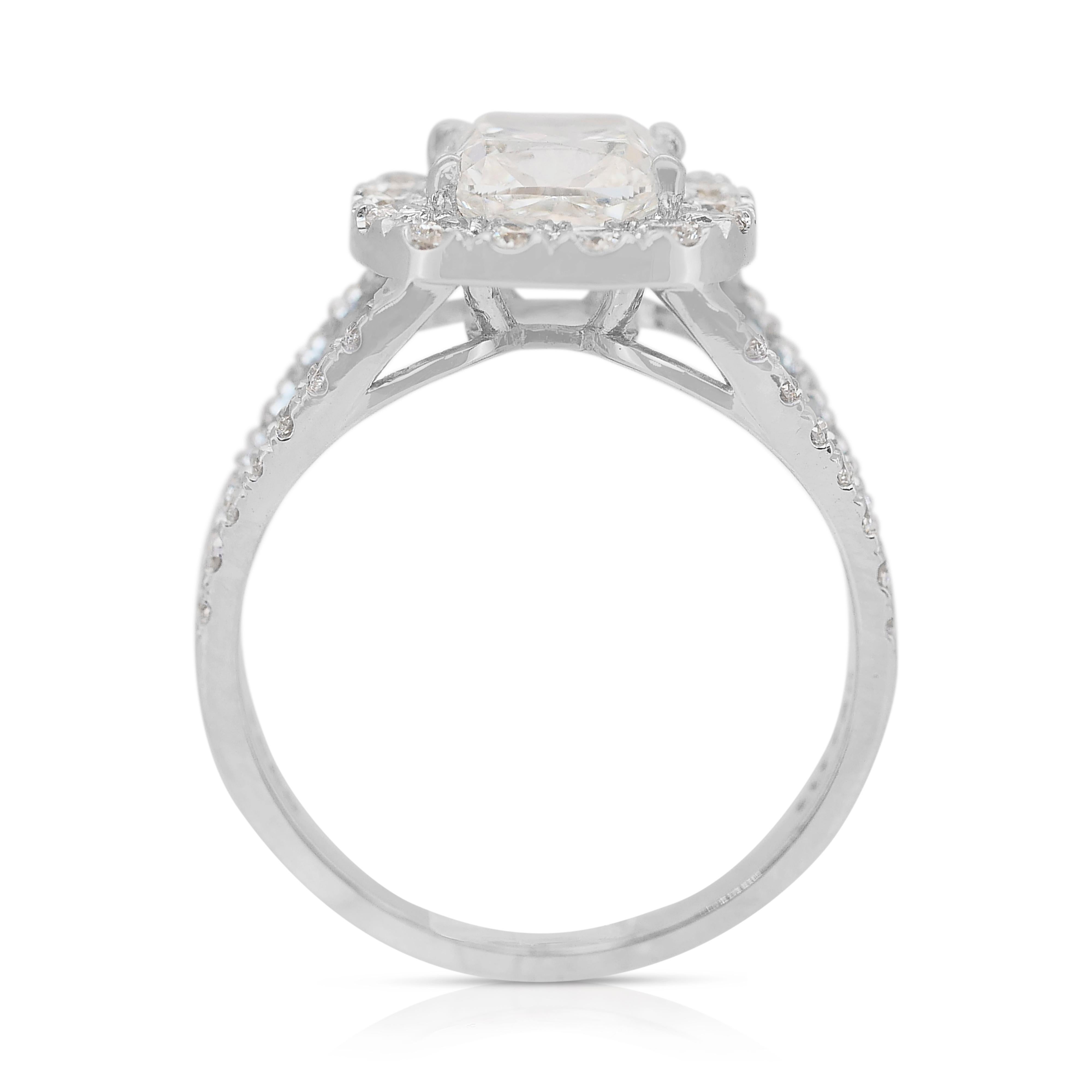 Stunning 2.53ct Diamonds Halo Ring in 18k White Gold - IGI Certified 2
