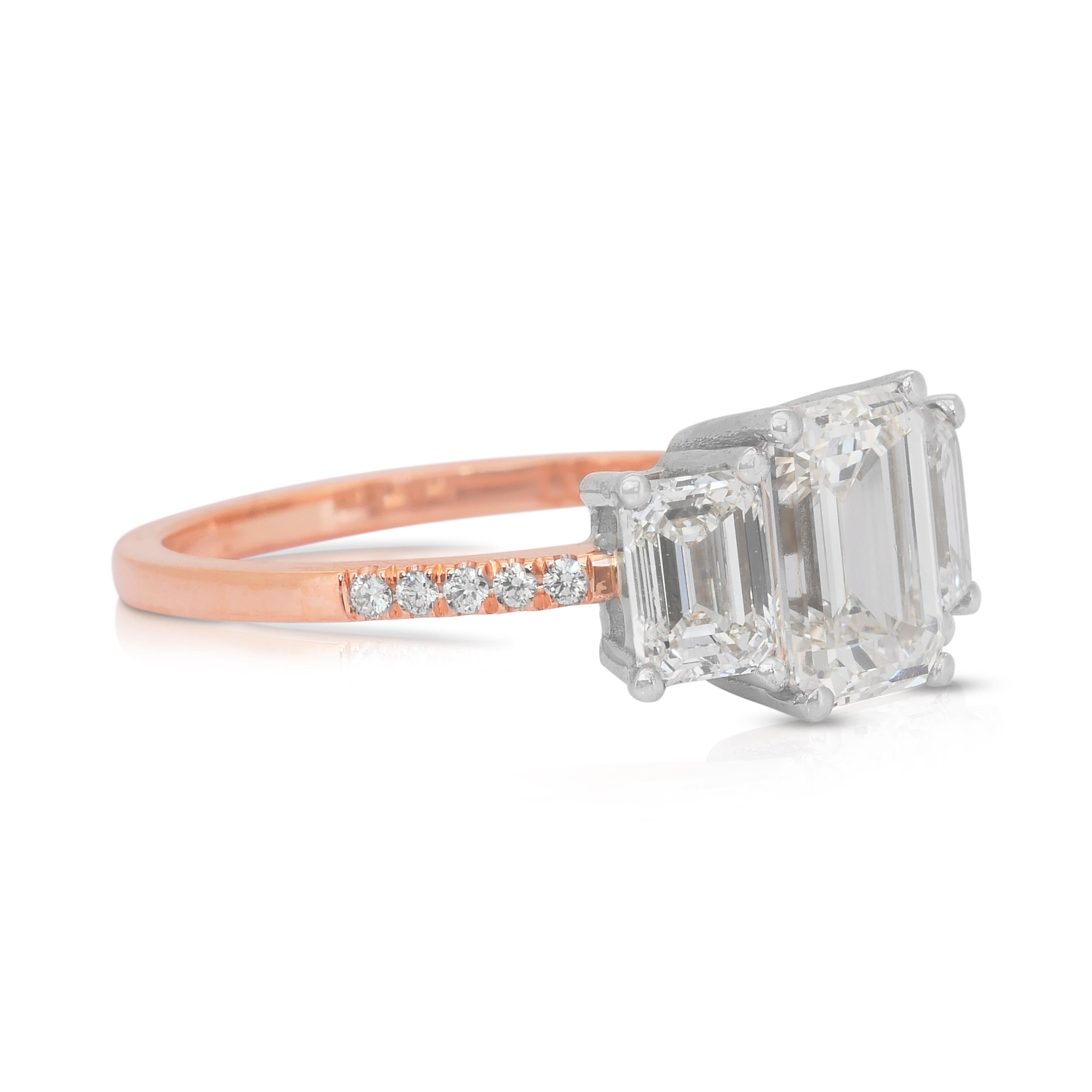 Taglio smeraldo Stupendo anello con 2,57 carati di diamanti in oro rosa e bianco 18k - certificato IGI in vendita