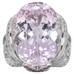 Stupendo anello a cupola con Kunzite e diamanti naturali da 25,7 carati in oro bianco 18 carati
