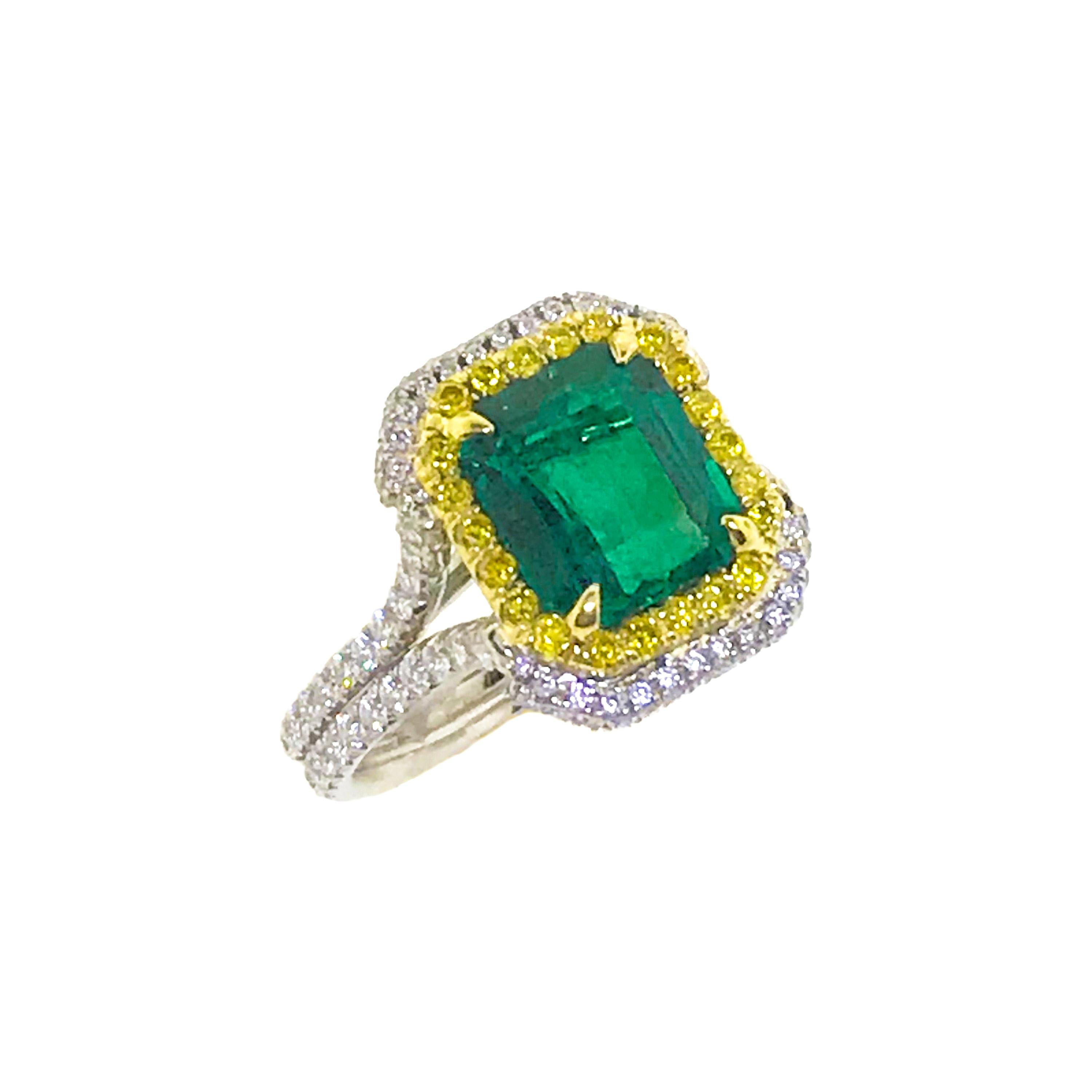 Stunning 2.76 Carat Colombian Emerald and Diamond Ring For Sale