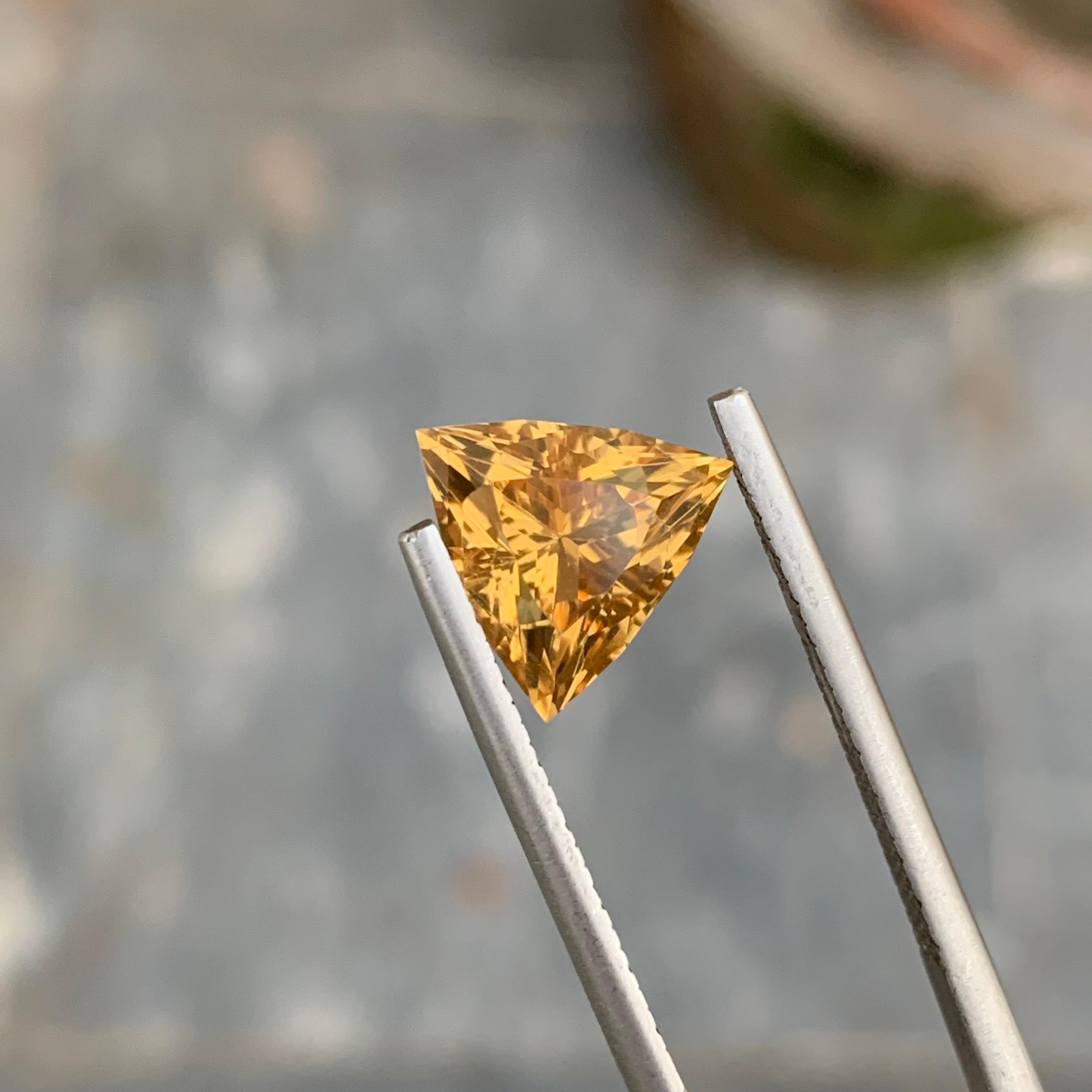 Stunning 2.80 Carats Natural Loose Yellow Citrine Fancy Trillion Cut Ring Gem For Sale 5