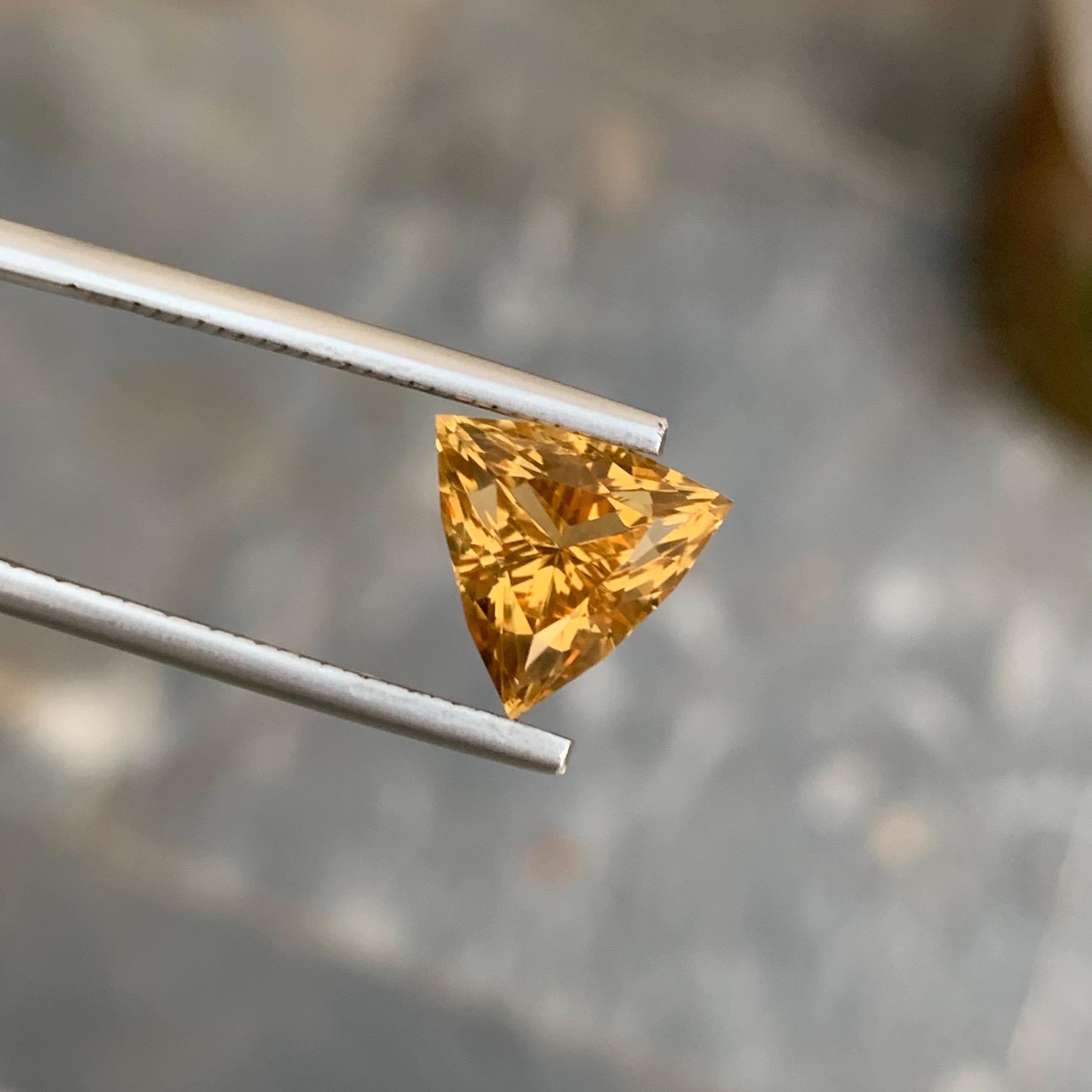 Stunning 2.80 Carats Natural Loose Yellow Citrine Fancy Trillion Cut Ring Gem For Sale 7