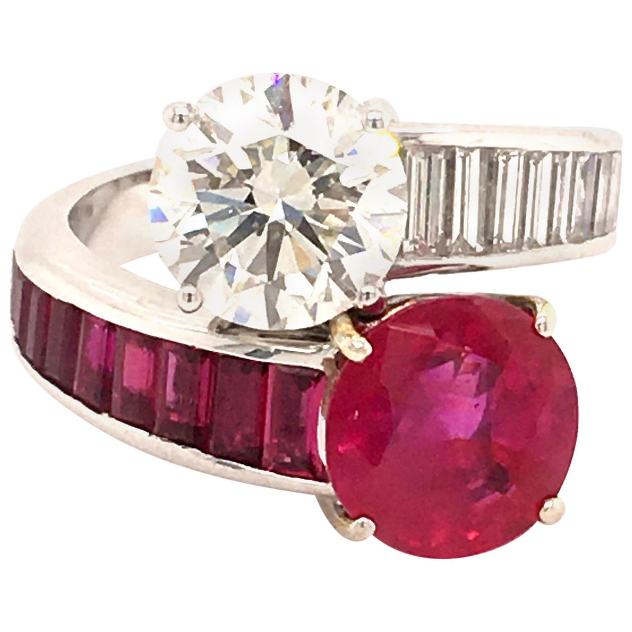 Stunning 2.81 Carat Burma Ruby and Diamond Toi et Moi Ring in 18 Karat Gold