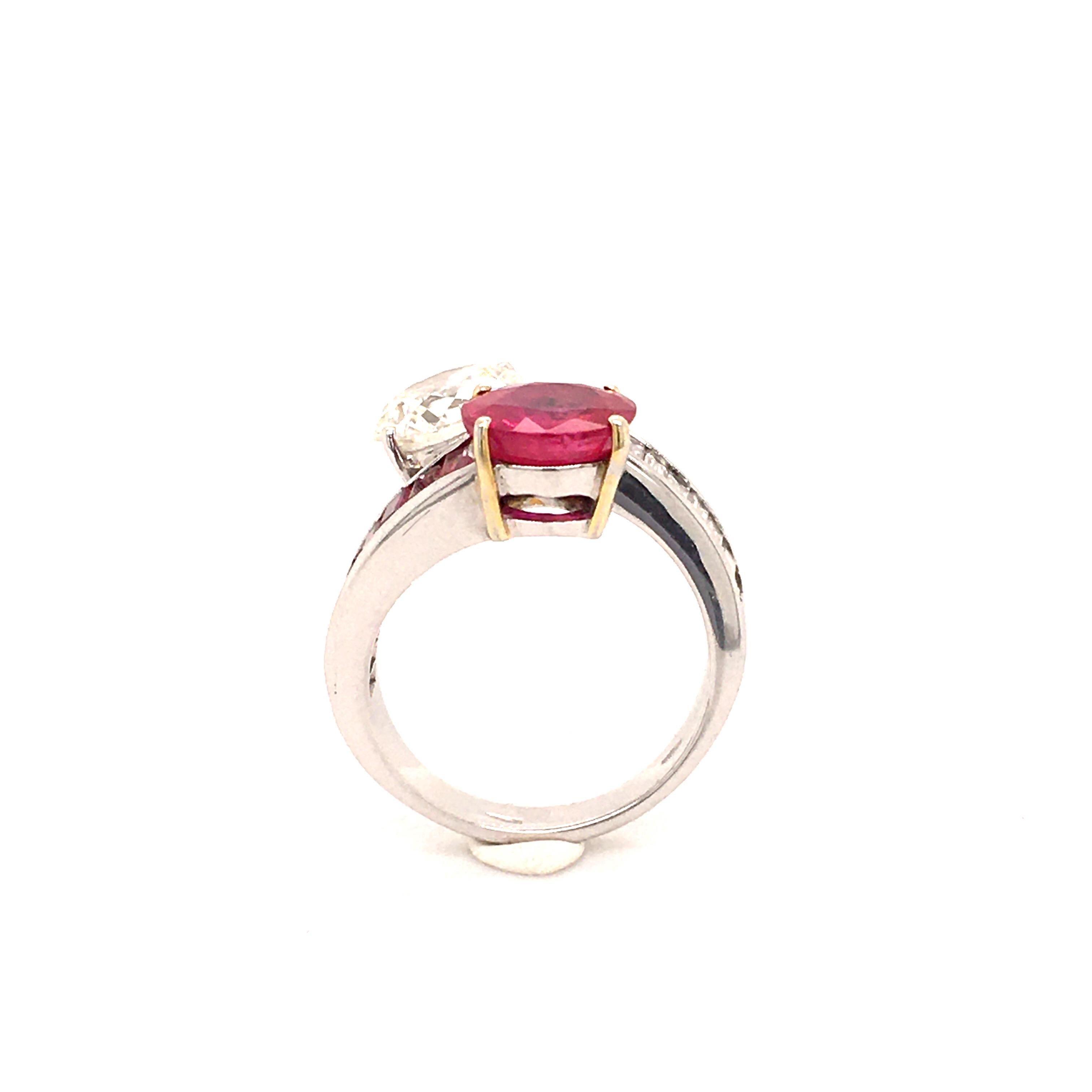 Stunning 2.81 Carat Burma Ruby and Diamond Toi et Moi Ring in 18 Karat Gold 3