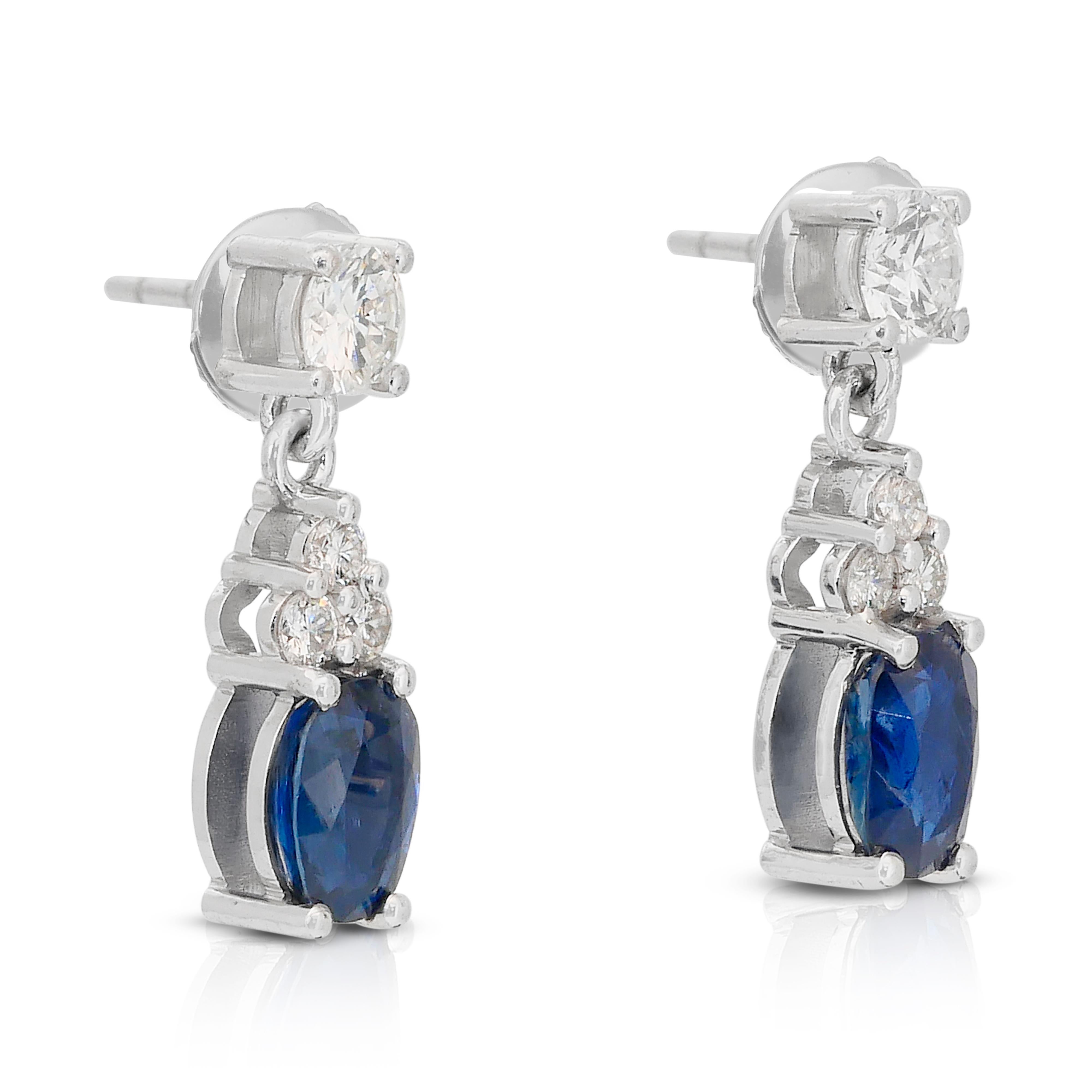 Atemberaubende 2,88ct Saphire und Diamanten Tropfenohrringe in 18k Weißgold im Angebot 1