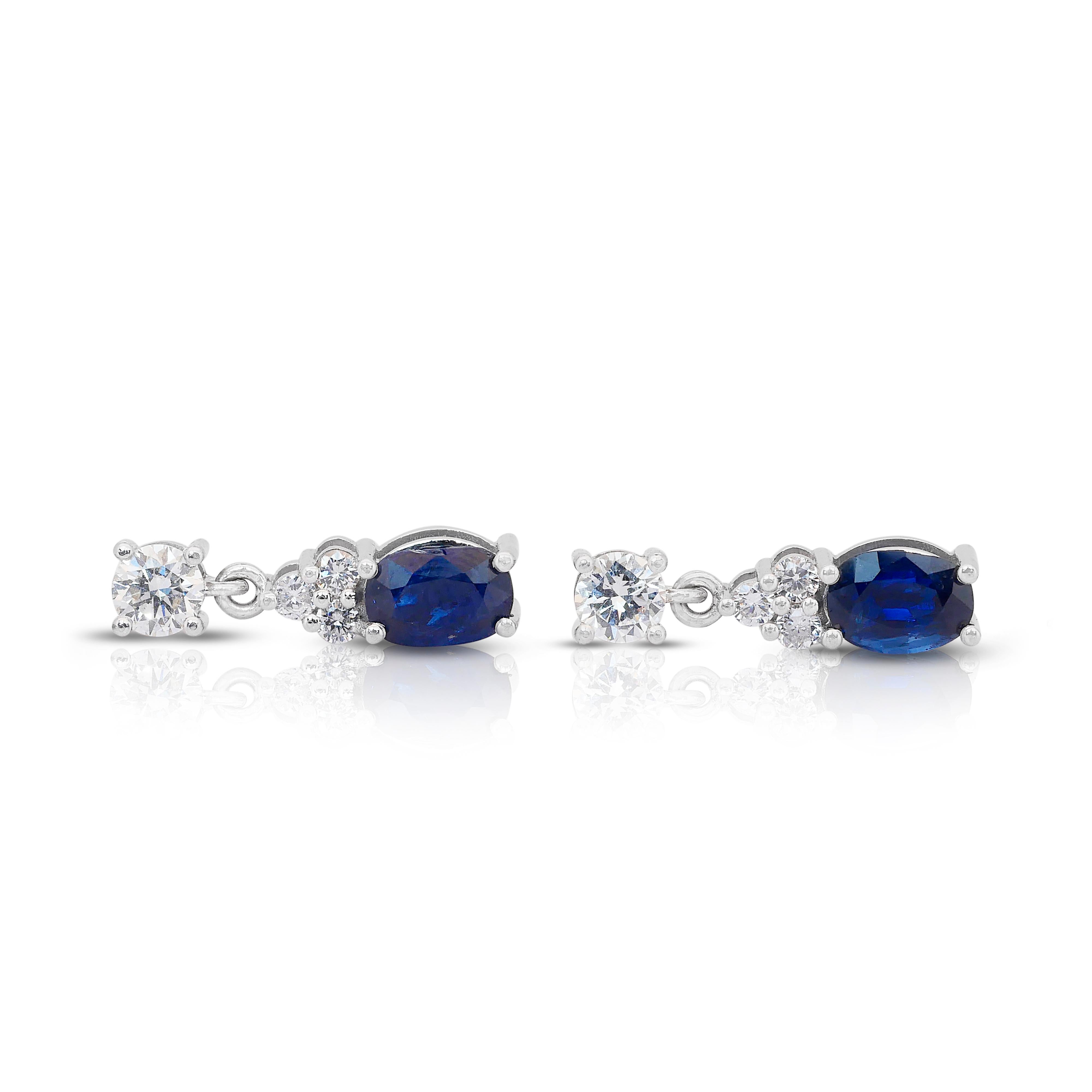 Atemberaubende 2,88ct Saphire und Diamanten Tropfenohrringe in 18k Weißgold im Angebot 3