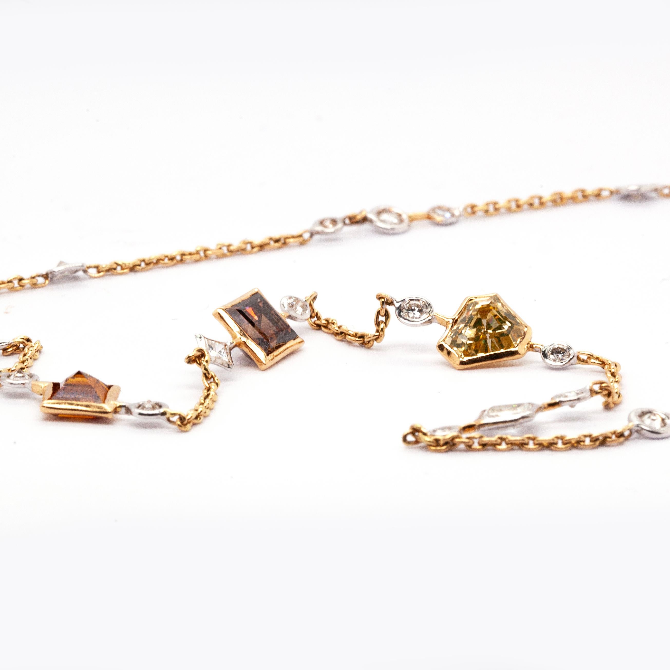 Stunning 29-Stone Fancy Cut Diamond Necklace in 18 Carat Yellow and White Gold In Excellent Condition For Sale In London, GB