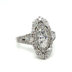Impresionante Anillo de Diamantes Marquesa de Oro Blanco de 18 quilates y 2,99 quilates de peso total