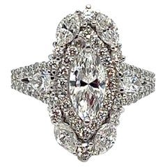 Superbe bague en or blanc 18 carats avec diamants marquises d'un poids total de 2,99 carats