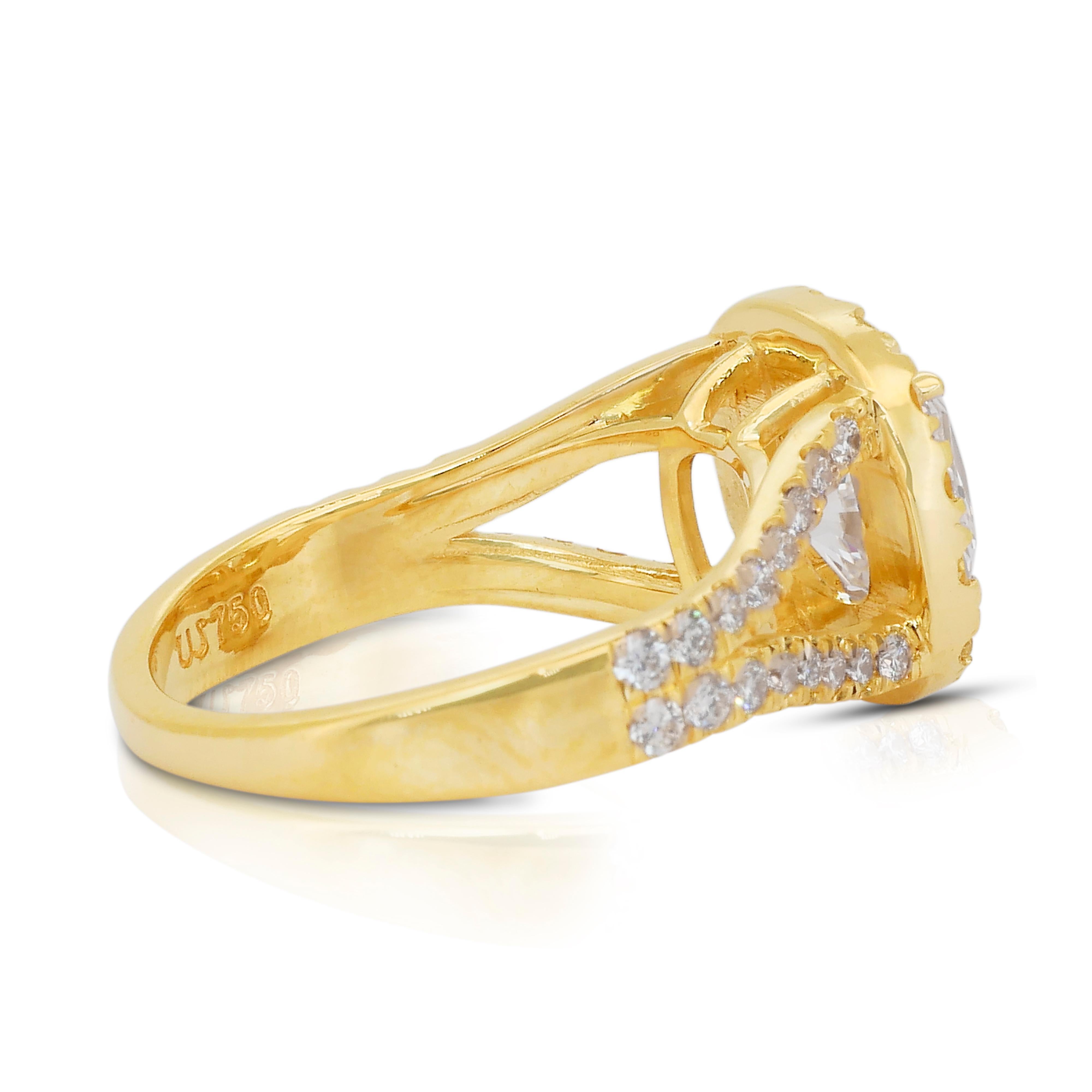 Atemberaubende 3,02ct Diamanten Halo Ring in 18k Gelbgold - IGI zertifiziert (Kissenschliff) im Angebot