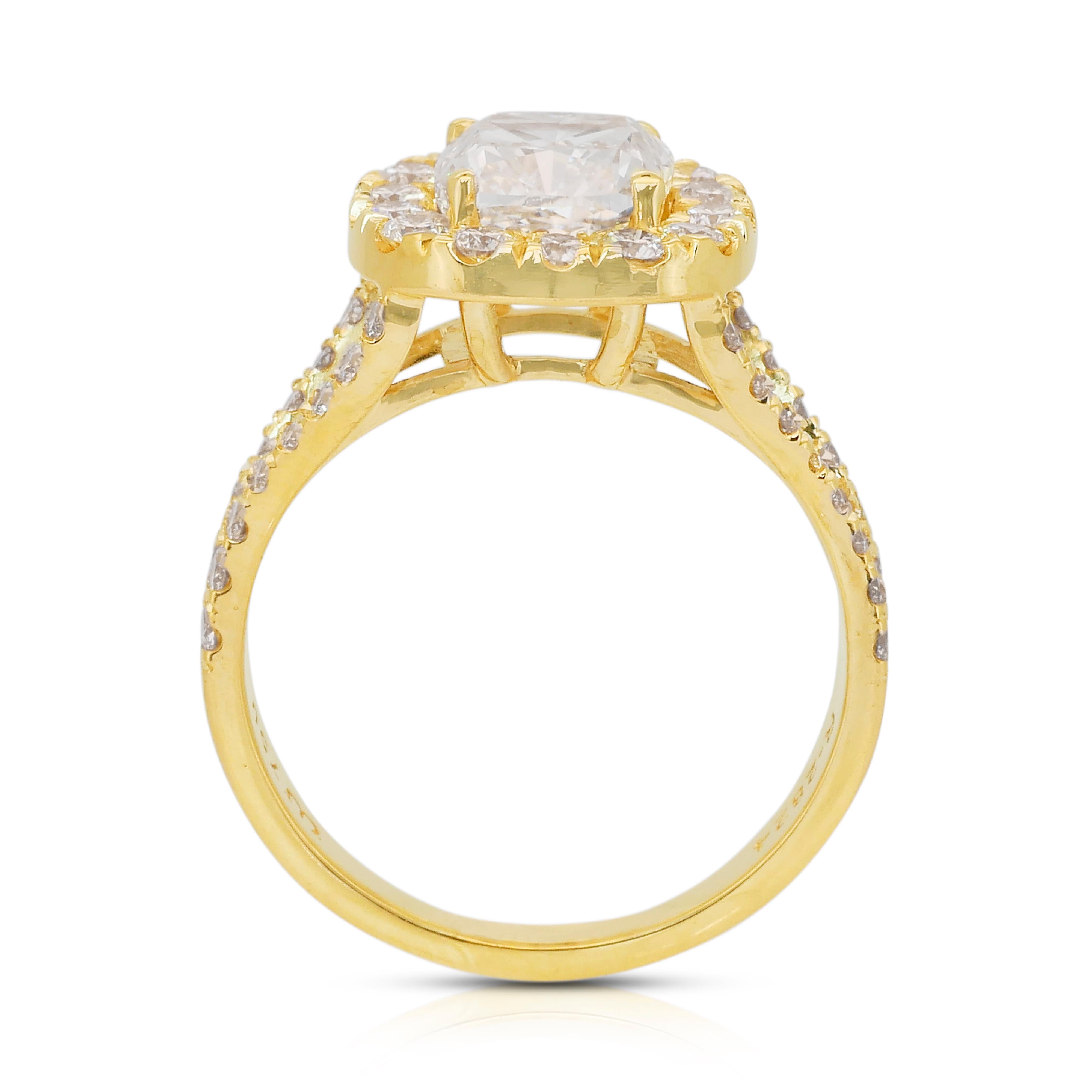 Atemberaubende 3,02ct Diamanten Halo Ring in 18k Gelbgold - IGI zertifiziert im Angebot 3