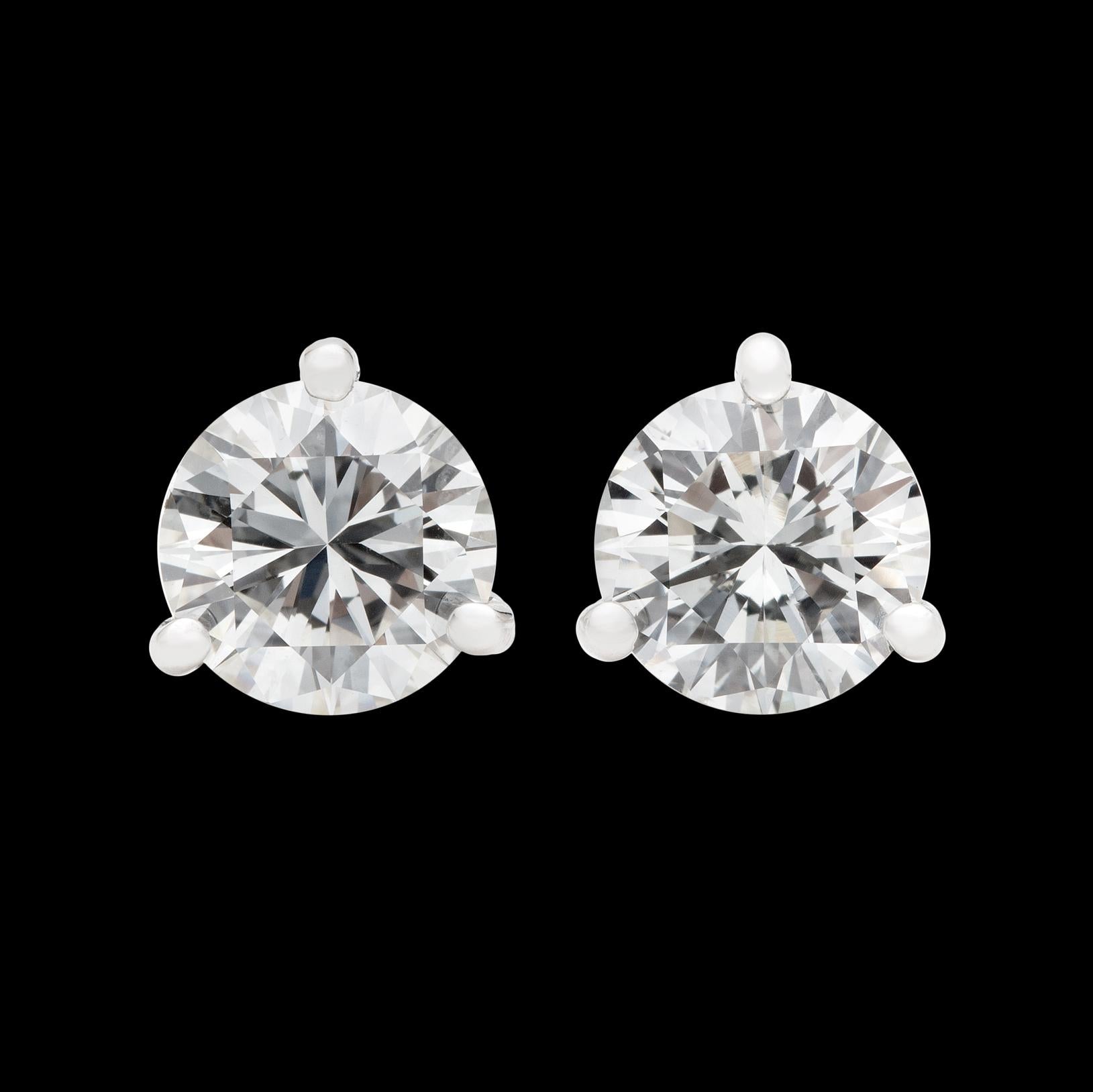 Round Cut Stunning 3.07 Carat GIA Round Diamond Studs For Sale