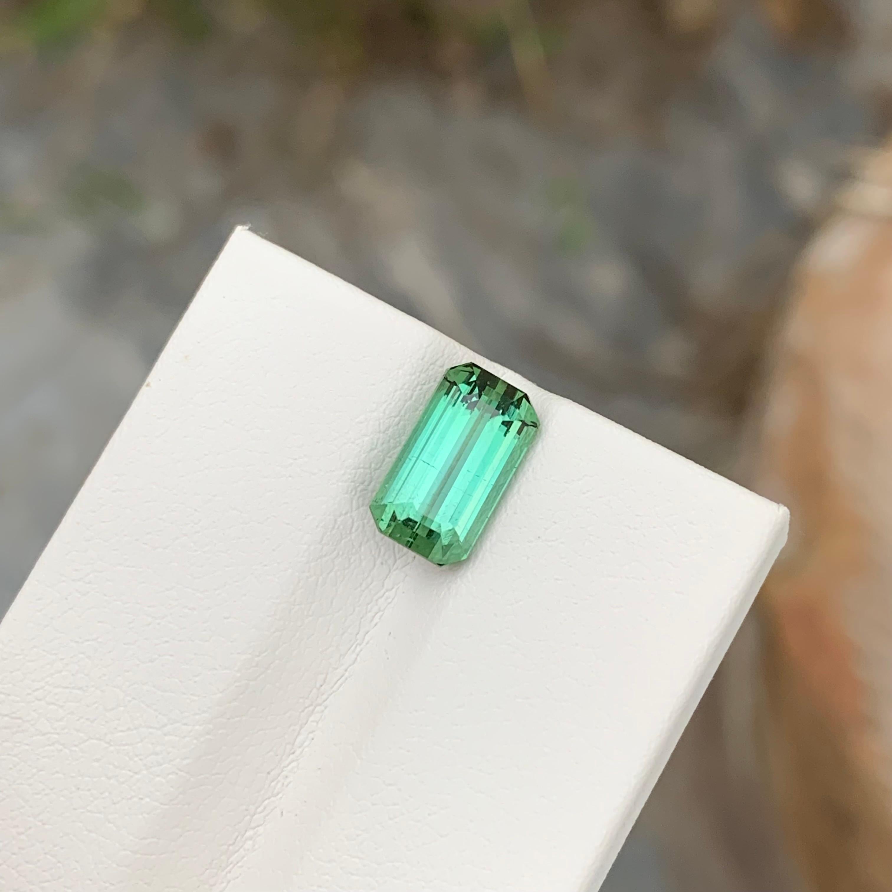 Stunning 3.15 Carats Natural Loose Mint Green Tourmaline Emerald Shape For Sale 6