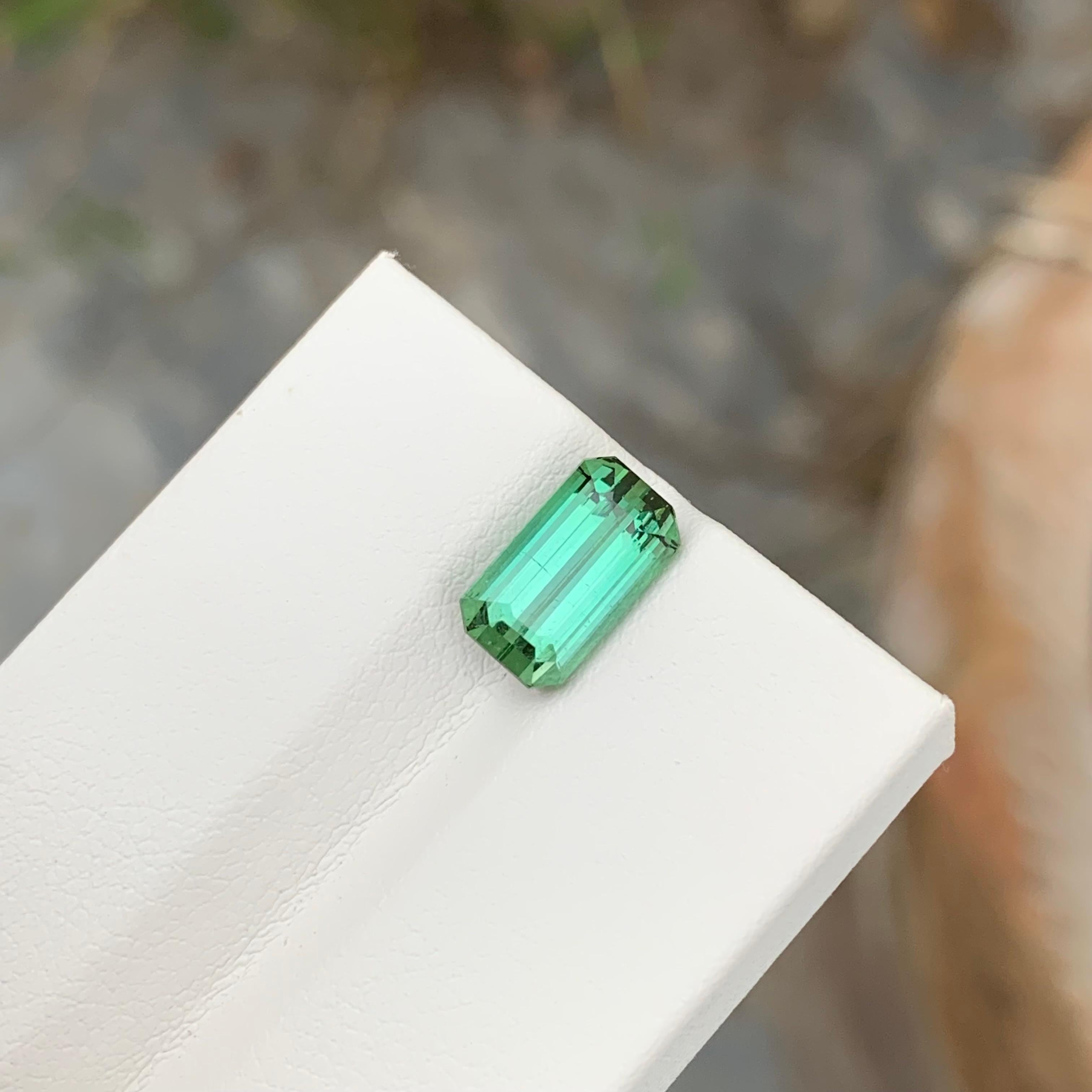 Stunning 3.15 Carats Natural Loose Mint Green Tourmaline Emerald Shape For Sale 1