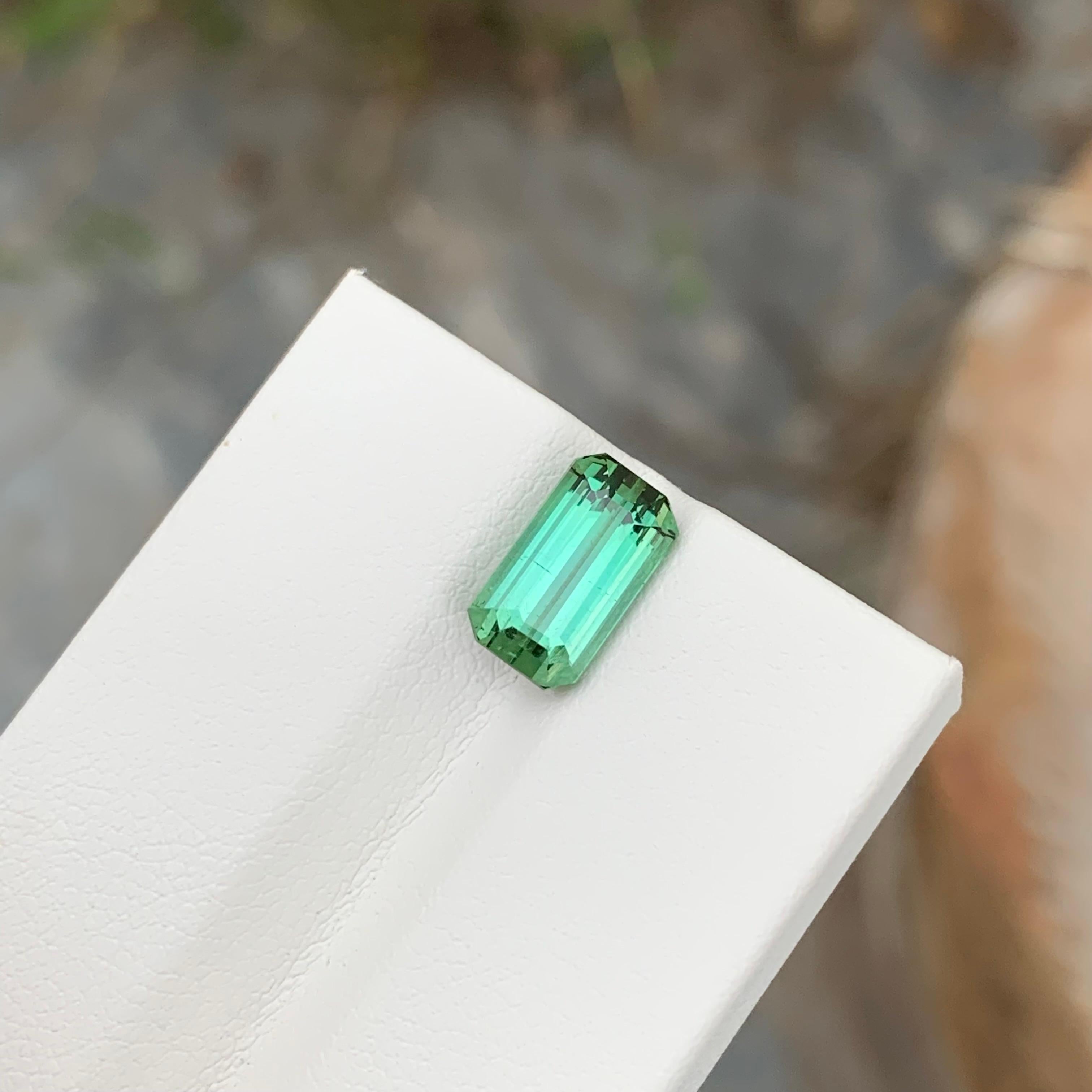Stunning 3.15 Carats Natural Loose Mint Green Tourmaline Emerald Shape For Sale 2