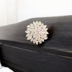 Stunning 3.20 Carats F/VS1 Marquise Diamonds Large Party Ring in 18K White Gold