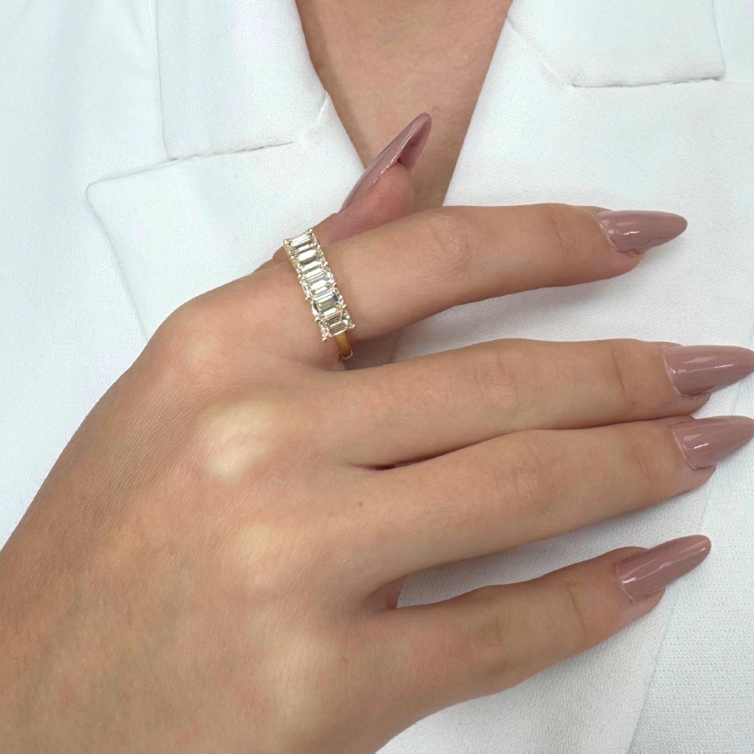 Superbe bague demi-éternité en or jaune 18 carats de 3,30 ct de diamants - certifié IGI en vente 5