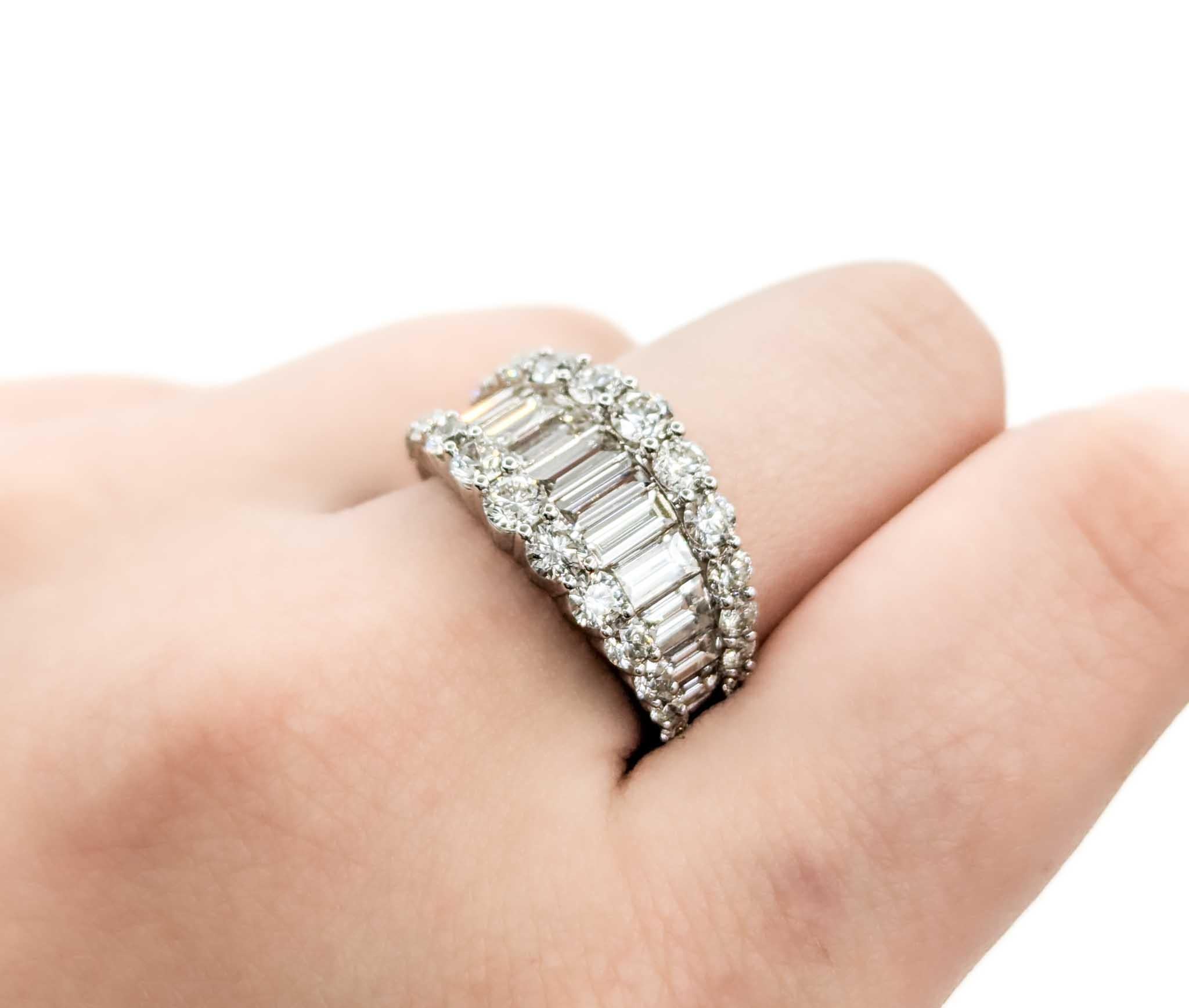 Stunning 3.38ctw Tapered Baguette Diamond Band Ring in White Gold In Excellent Condition In Bloomington, MN