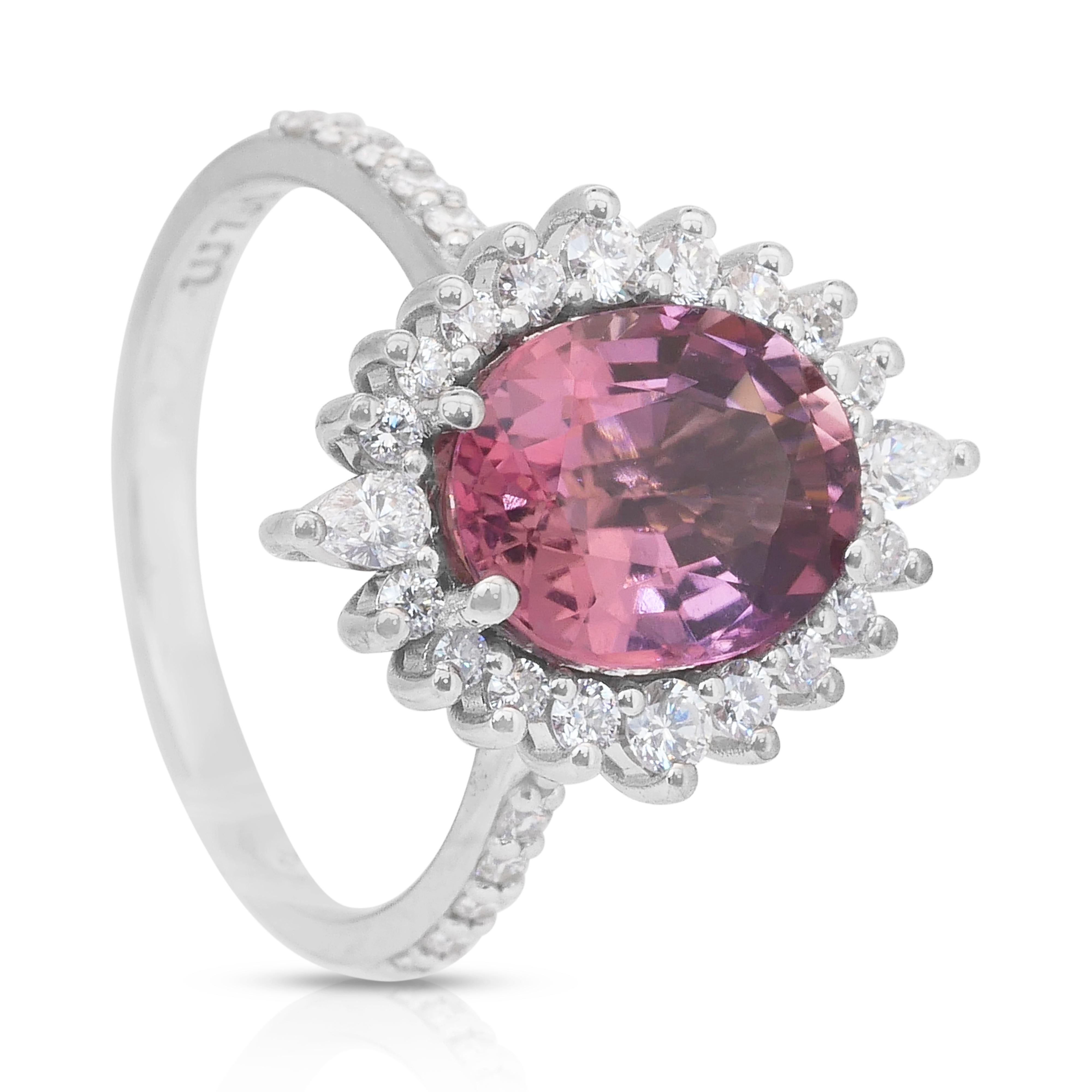 Superbe bague grappe de tourmalines et diamants de 3,49 carats en or blanc 18 carats en vente 5
