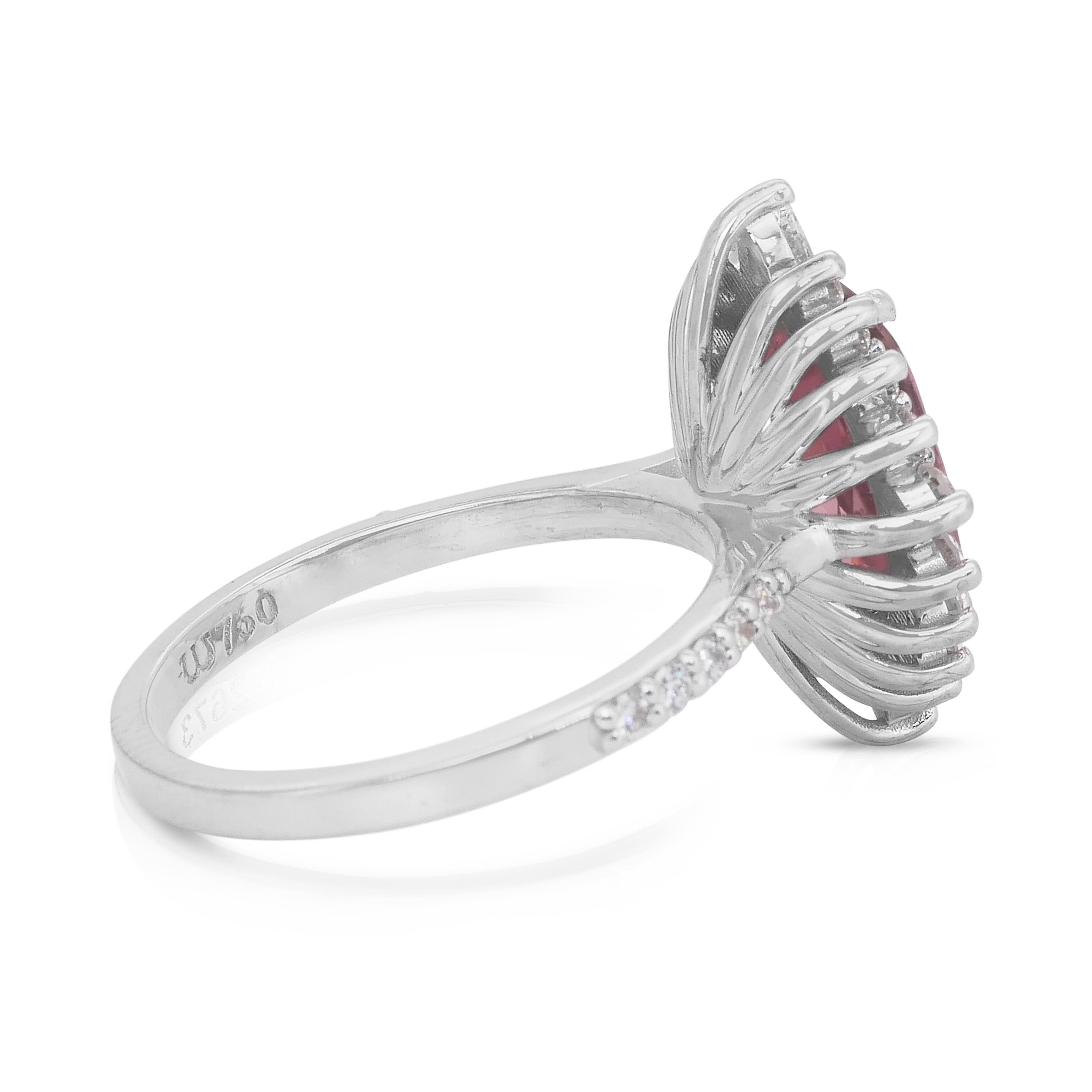 Superbe bague grappe de tourmalines et diamants de 3,49 carats en or blanc 18 carats Pour femmes en vente