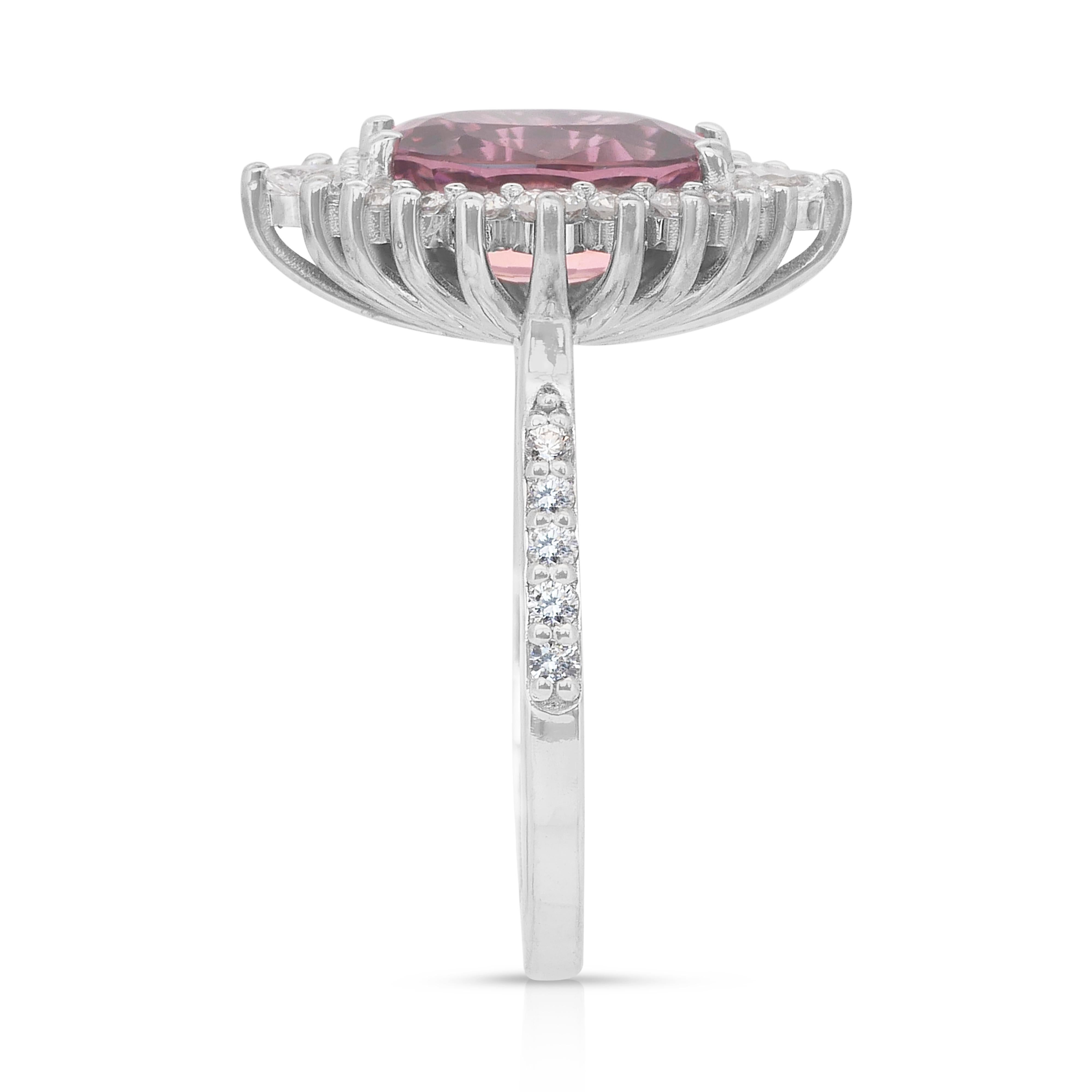 Superbe bague grappe de tourmalines et diamants de 3,49 carats en or blanc 18 carats en vente 3