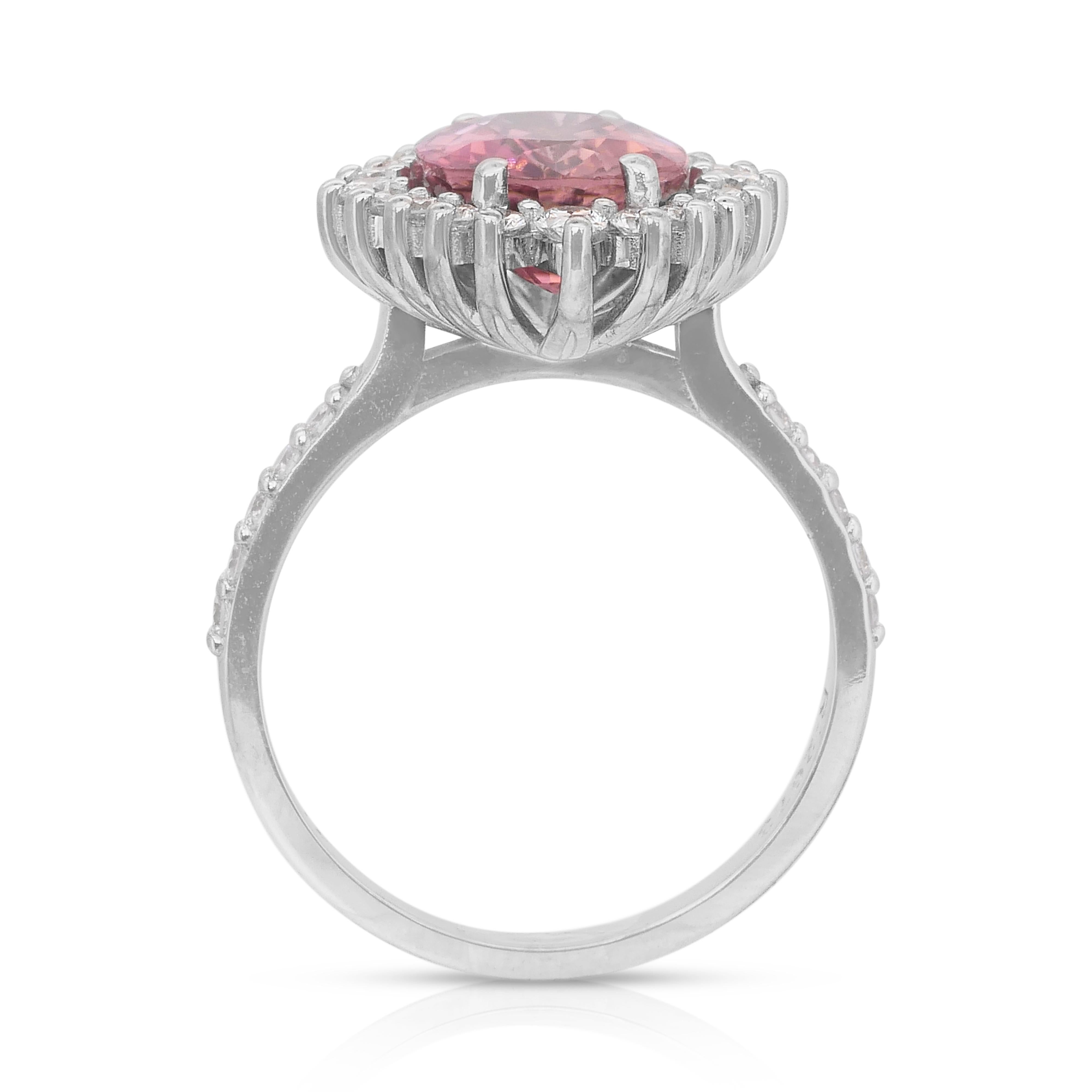 Superbe bague grappe de tourmalines et diamants de 3,49 carats en or blanc 18 carats en vente 4