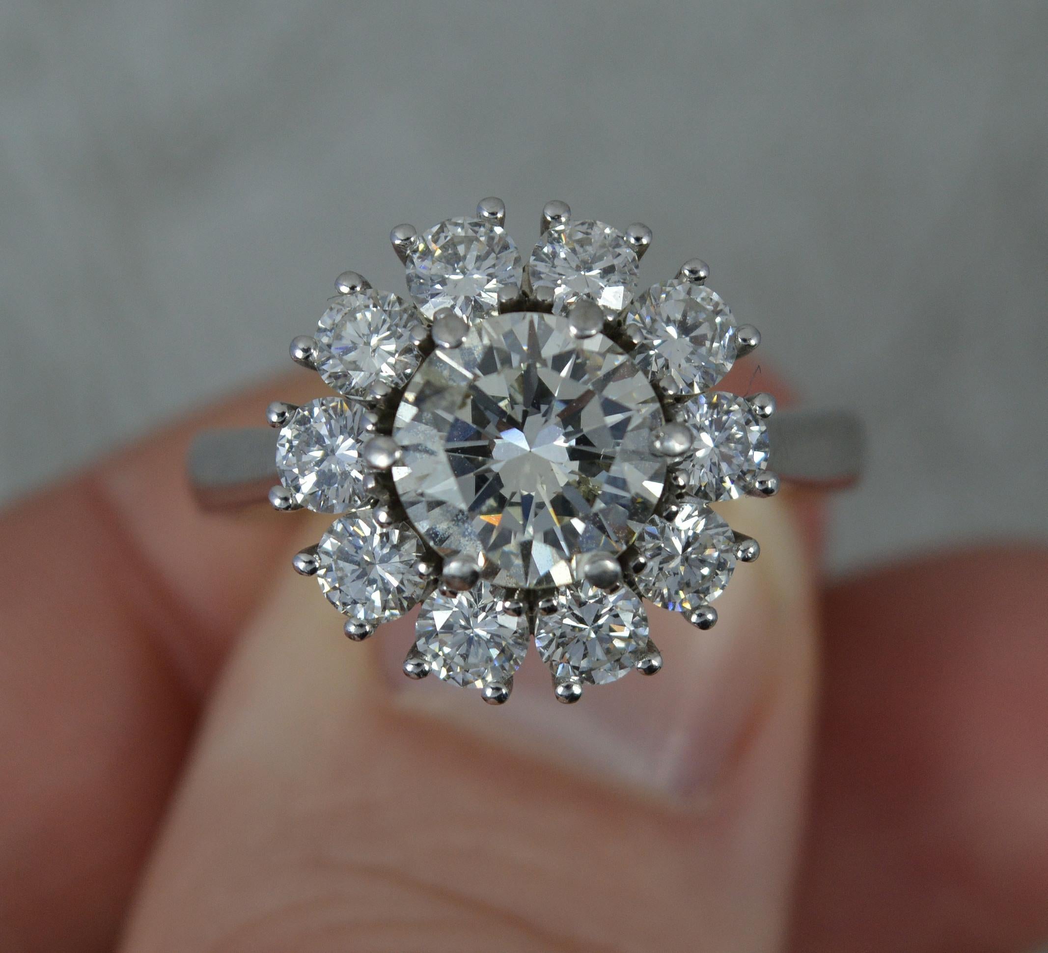 Contemporary Stunning 3.5 Carat Diamond and 18 Carat White Gold Cluster Engagement Ring For Sale