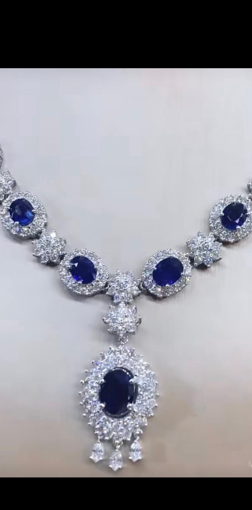 AIG Certified  35.60 Ct Ceylon Sapphires Diamonds 12.28 Ct 18k Gold Necklace In New Condition For Sale In Massafra, IT
