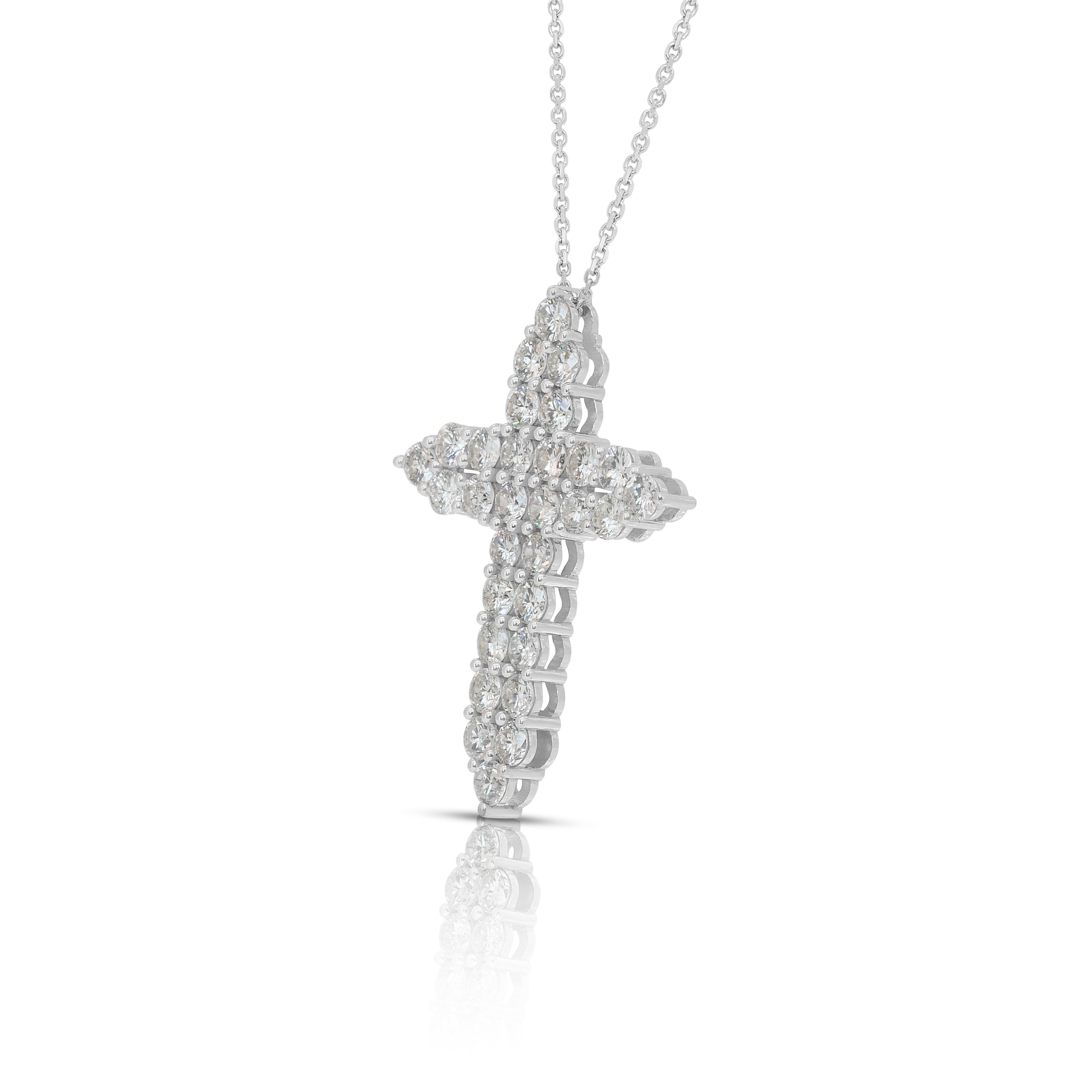 Splendida collana di diamanti da 3,88 carati con ciondolo a croce in oro bianco 18 carati In condizioni Nuovo in vendita a רמת גן, IL