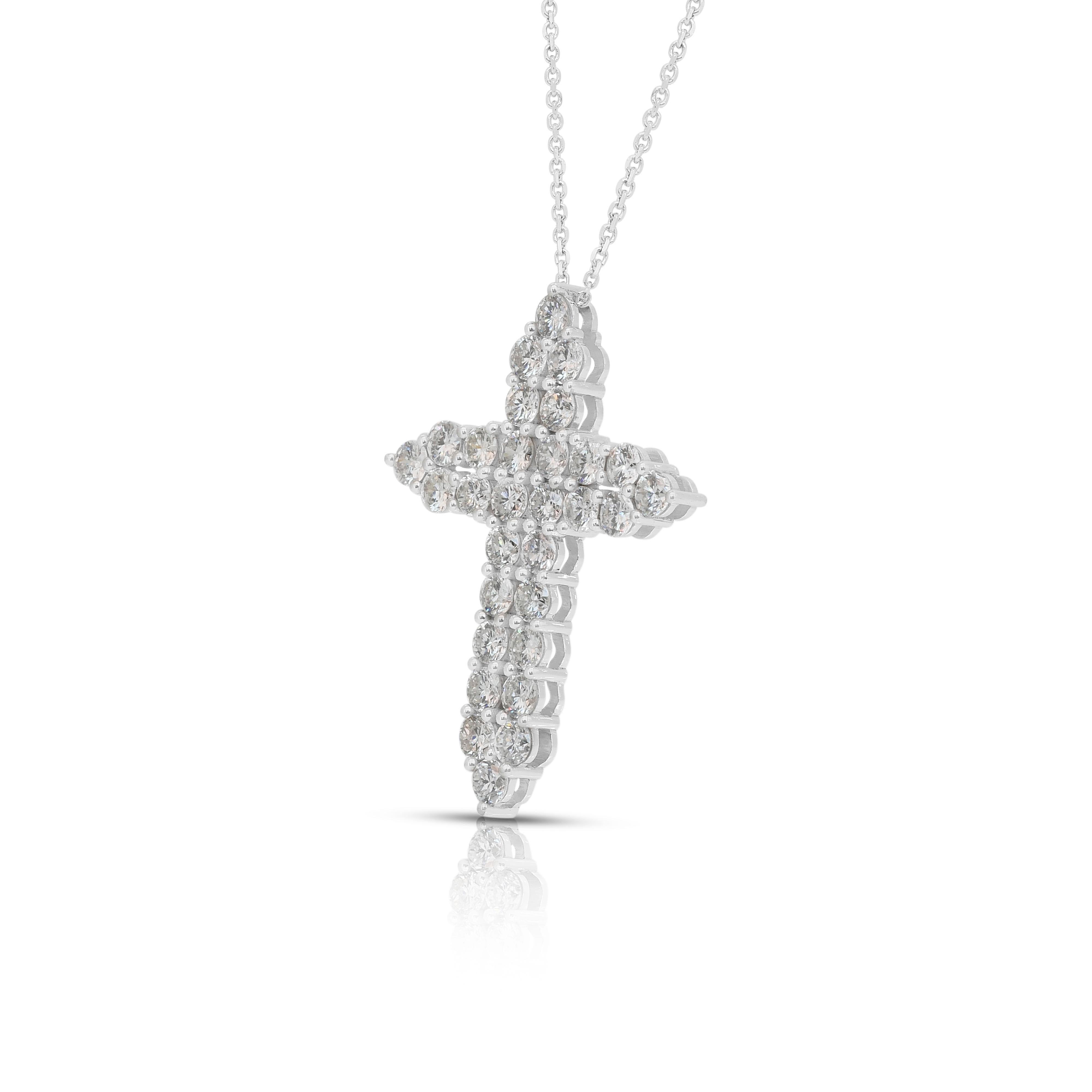 Splendida collana di diamanti da 3,88 carati con ciondolo a croce in oro bianco 18 carati in vendita 2